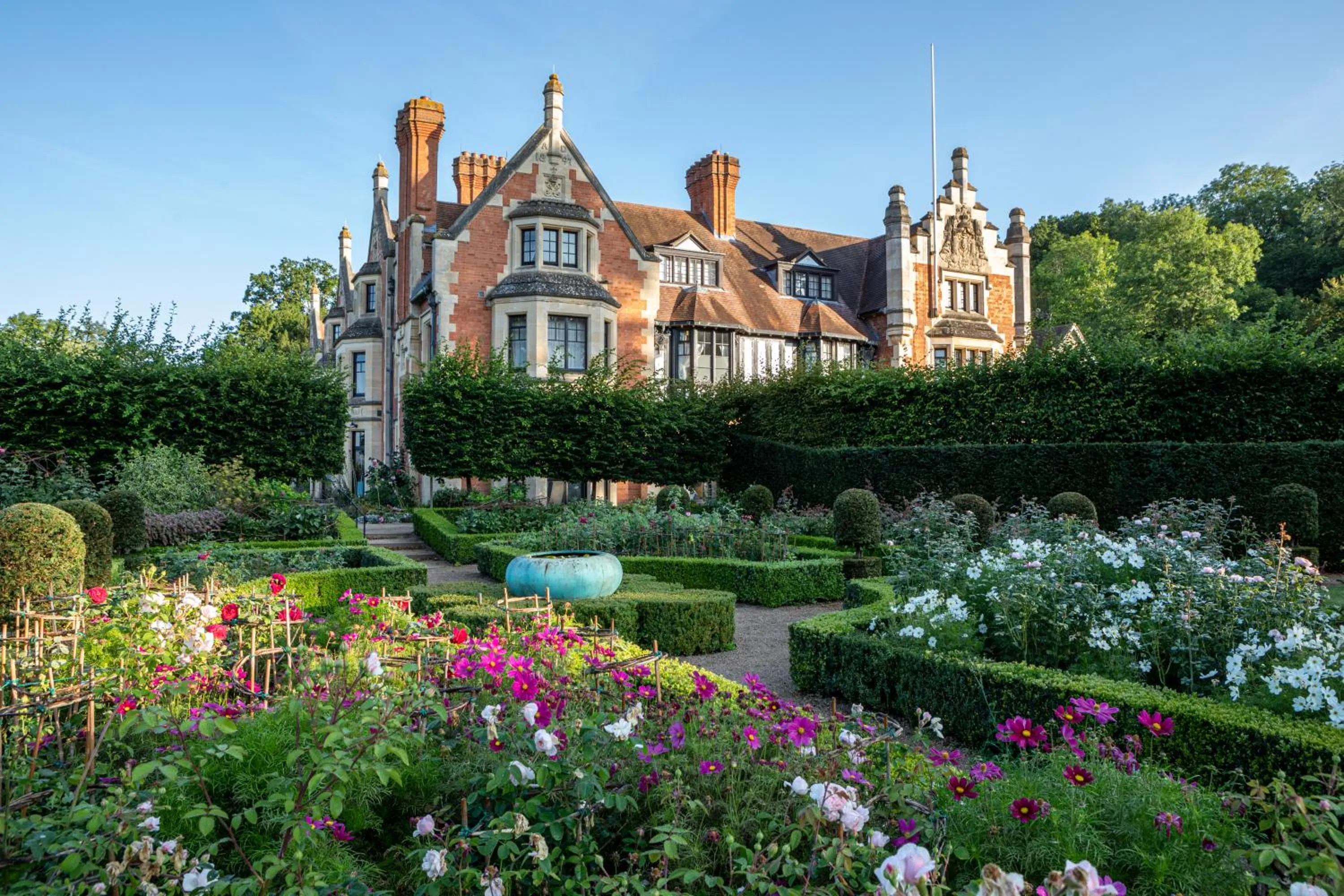 Garden view in The Wood Norton
