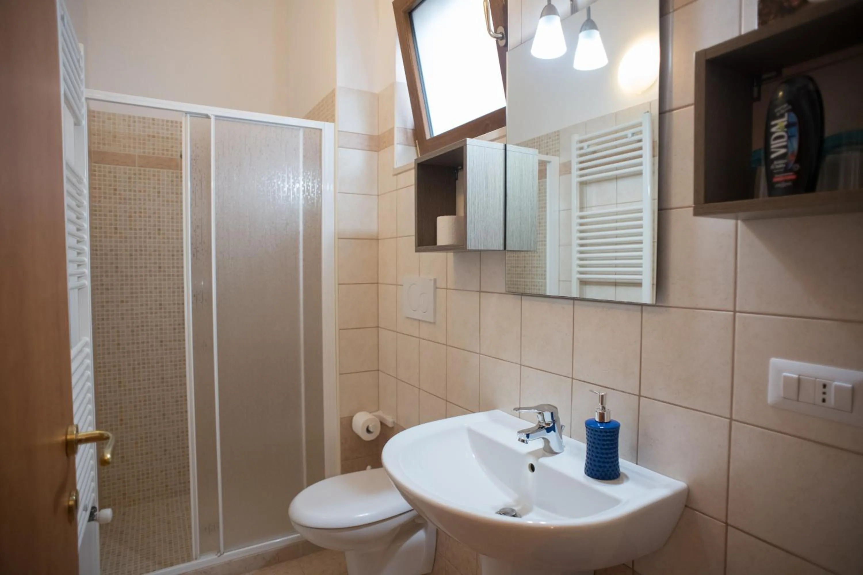 Shower in Red Rose B&B