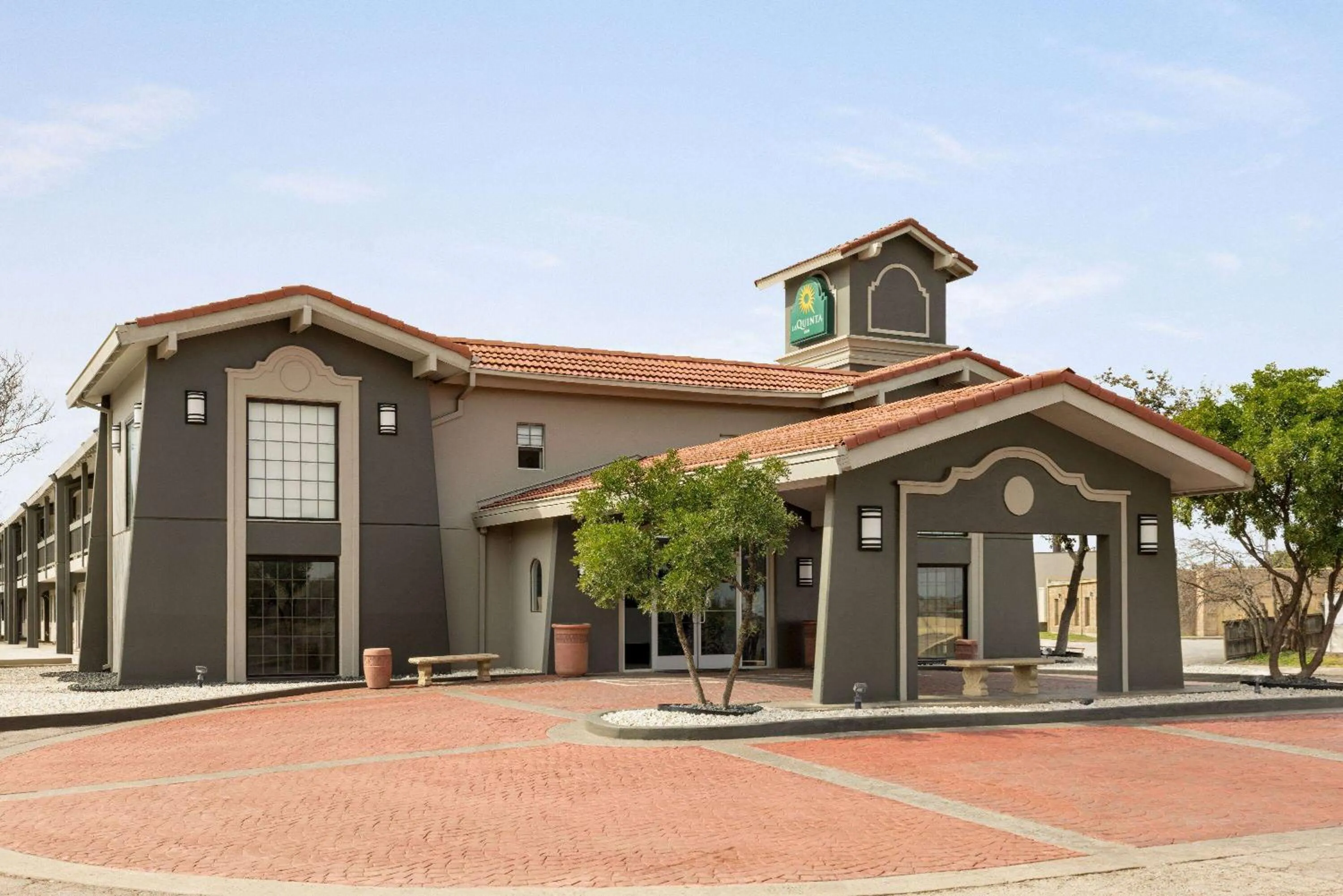 Property building in La Quinta Inn by Wyndham San Antonio Lackland