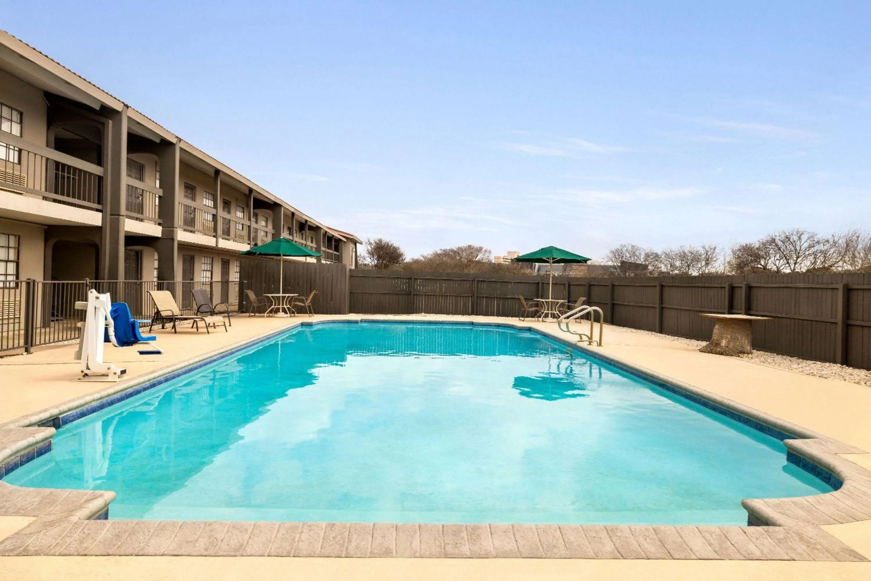 Property building in La Quinta Inn by Wyndham San Antonio Lackland