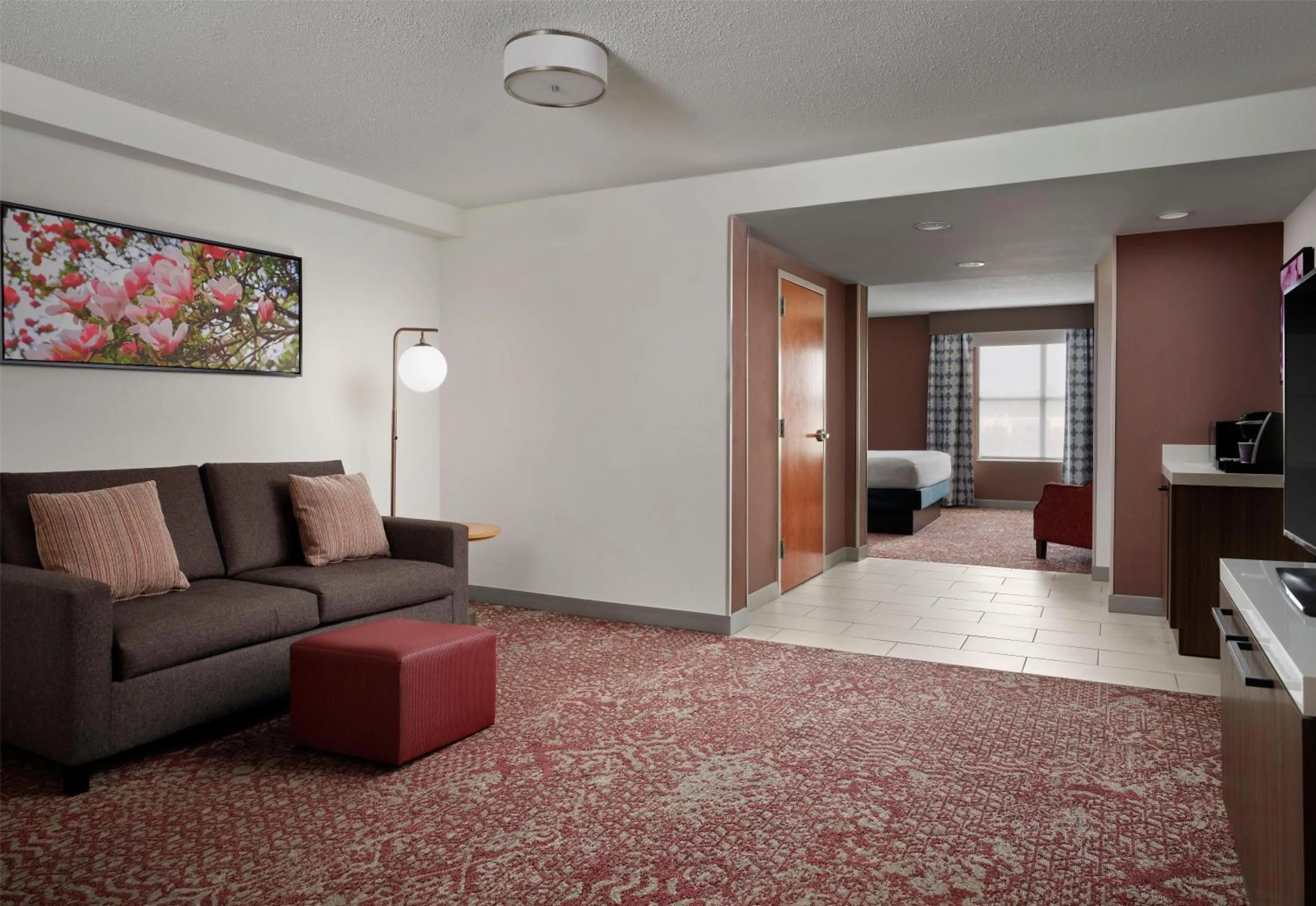 Living room, Bed in Hilton Garden Inn Jackson-Madison
