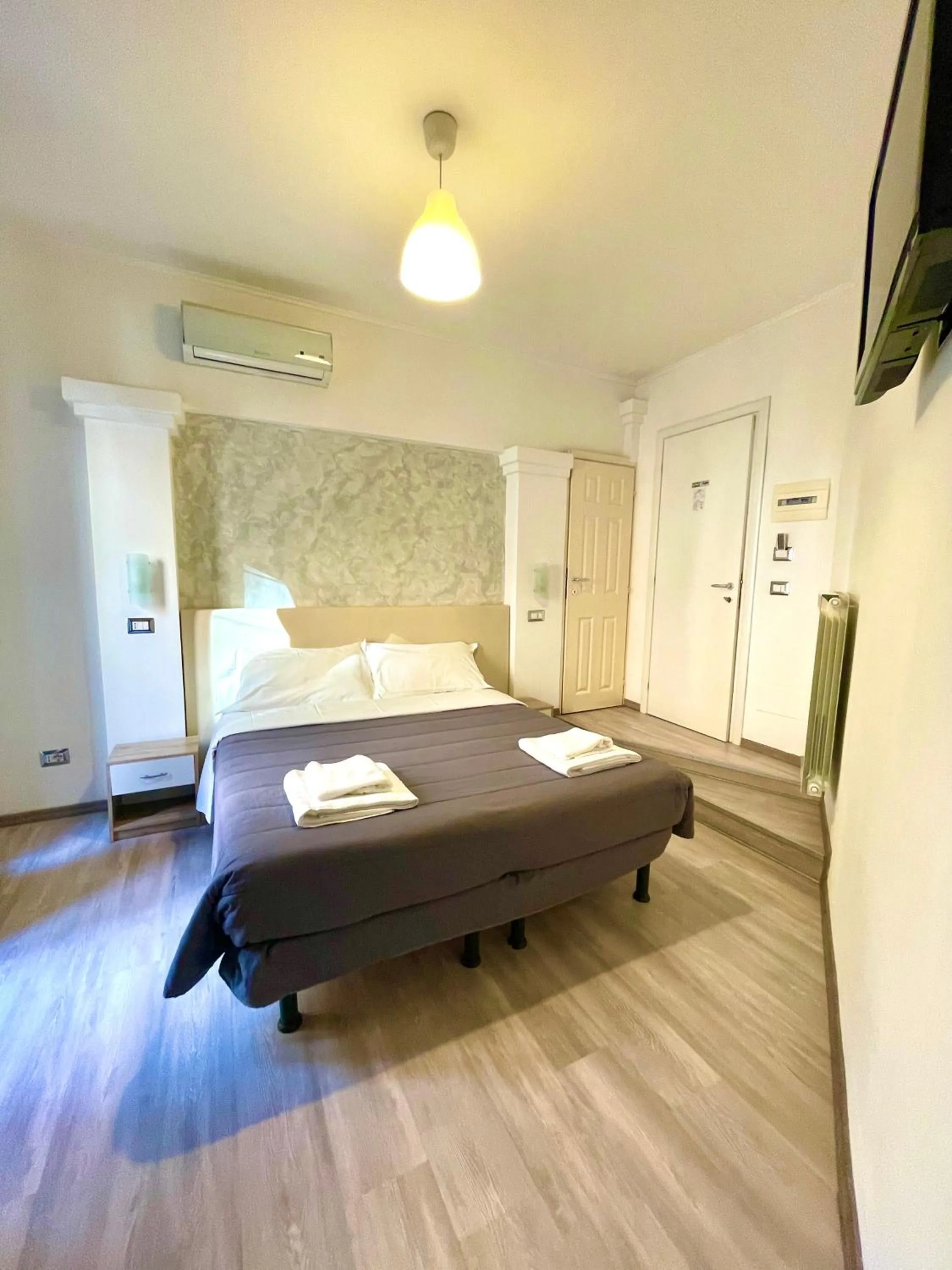 Bed in B&B A Home in Rome