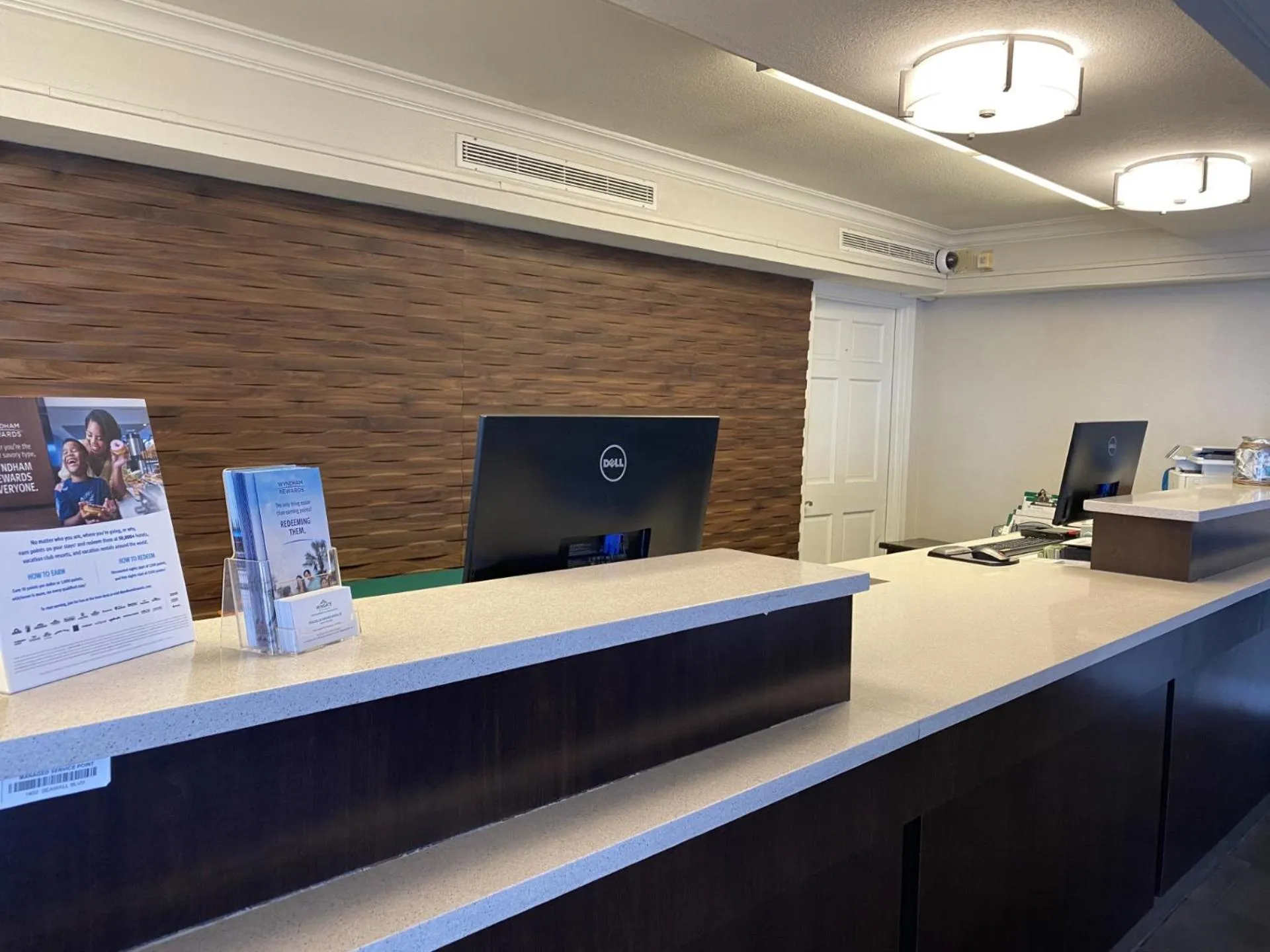 Lobby or reception in Wingate by Wyndham Galveston Beachfront at the Seawall