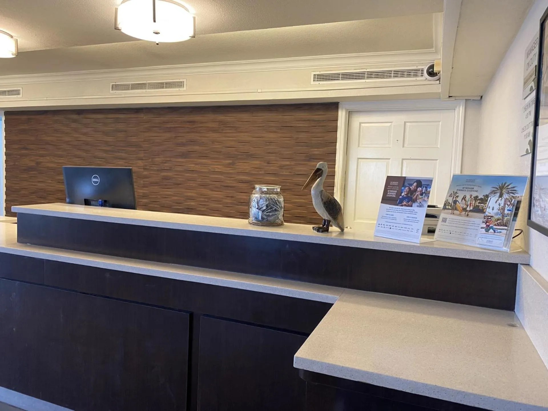 Lobby or reception in Wingate by Wyndham Galveston Beachfront at the Seawall