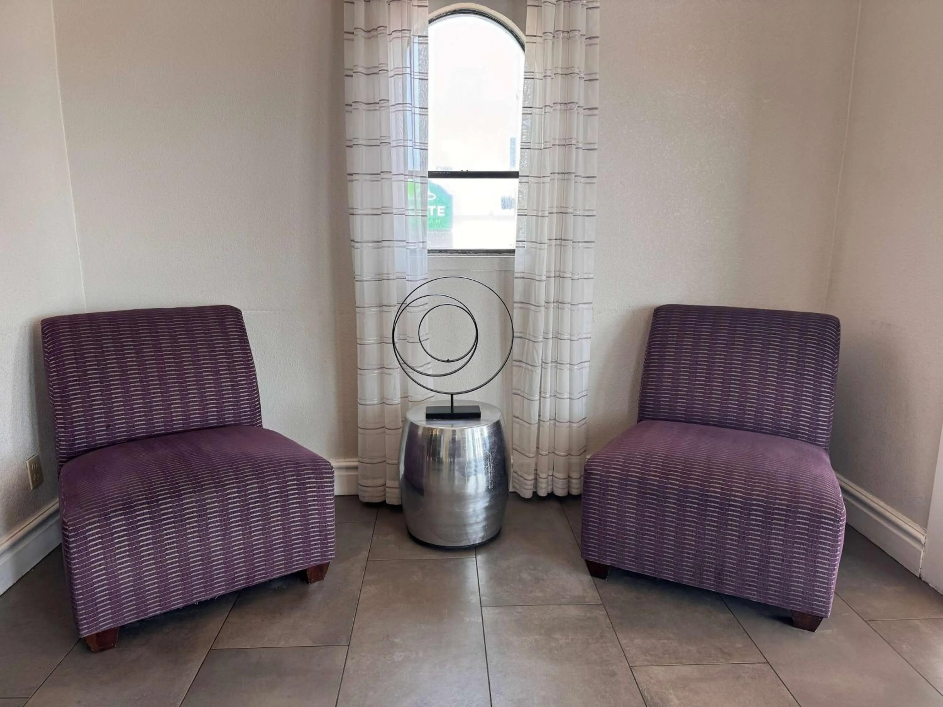 Lobby or reception in Wingate by Wyndham Galveston Beachfront at the Seawall