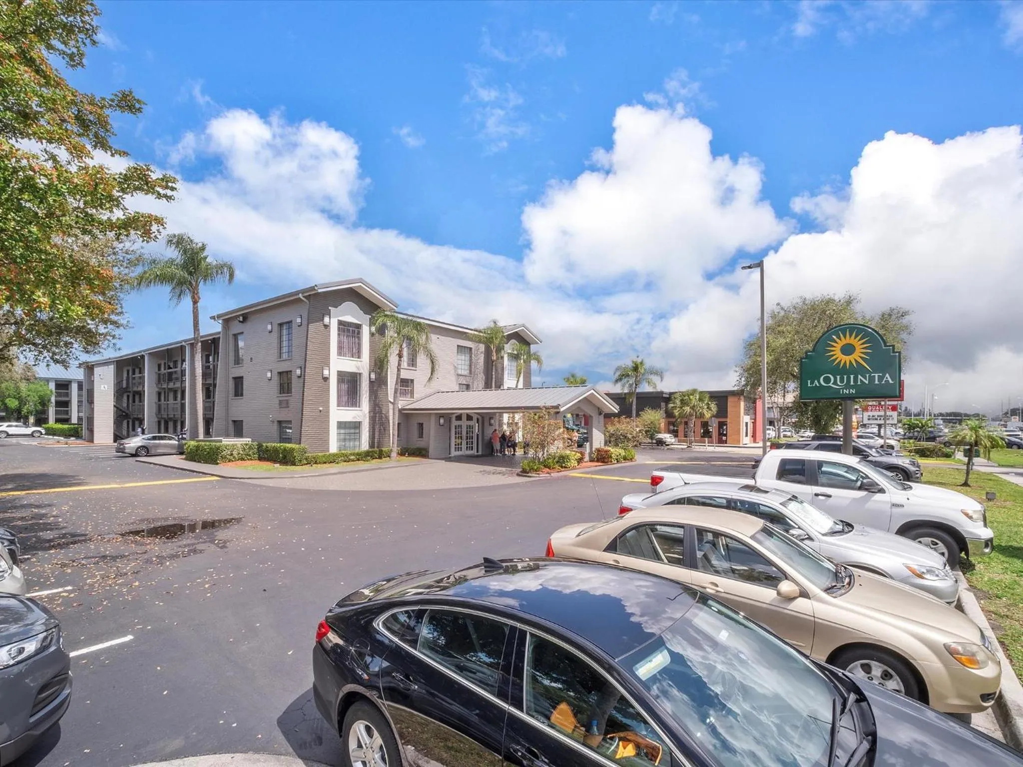 Property building in La Quinta Inn by Wyndham Miami Airport North