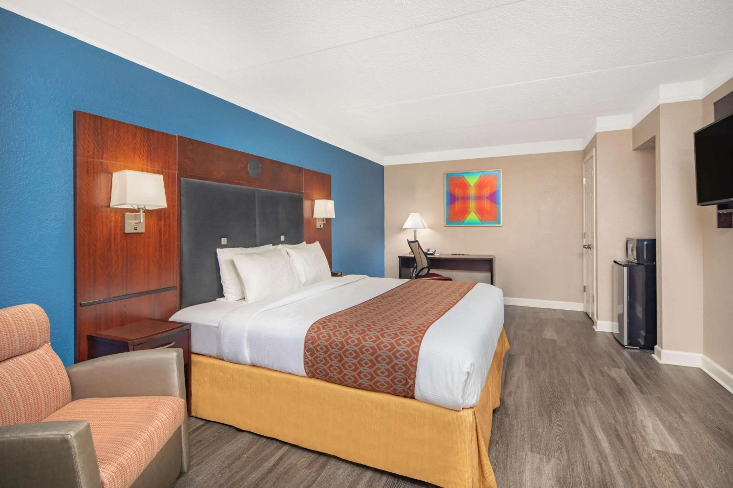 Photo of the whole room, Bed in Budget Inn & Suite Atlanta Marietta Stadium