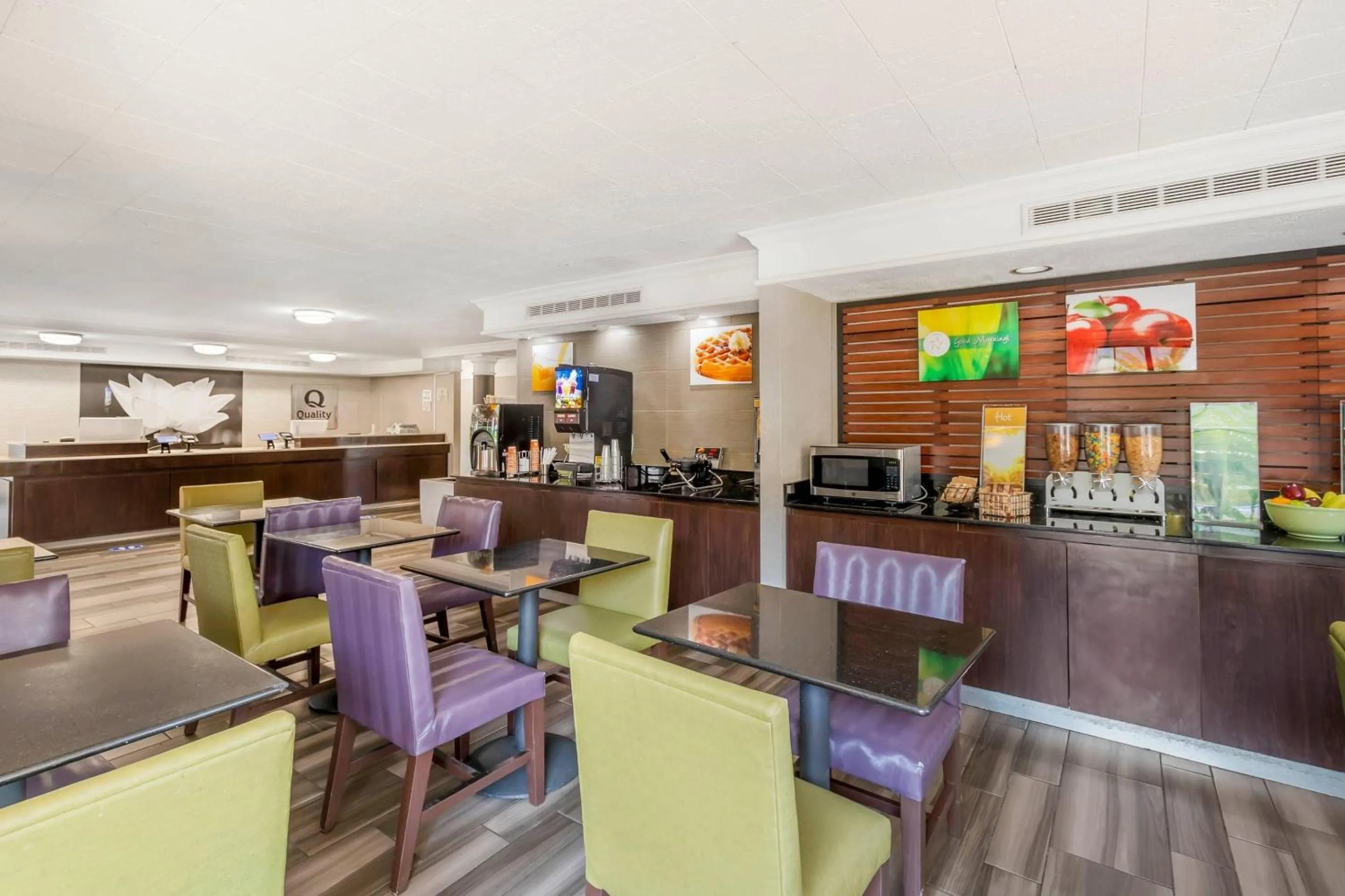 Breakfast in Quality Inn & Suites North Charleston - Ashley Phosphate