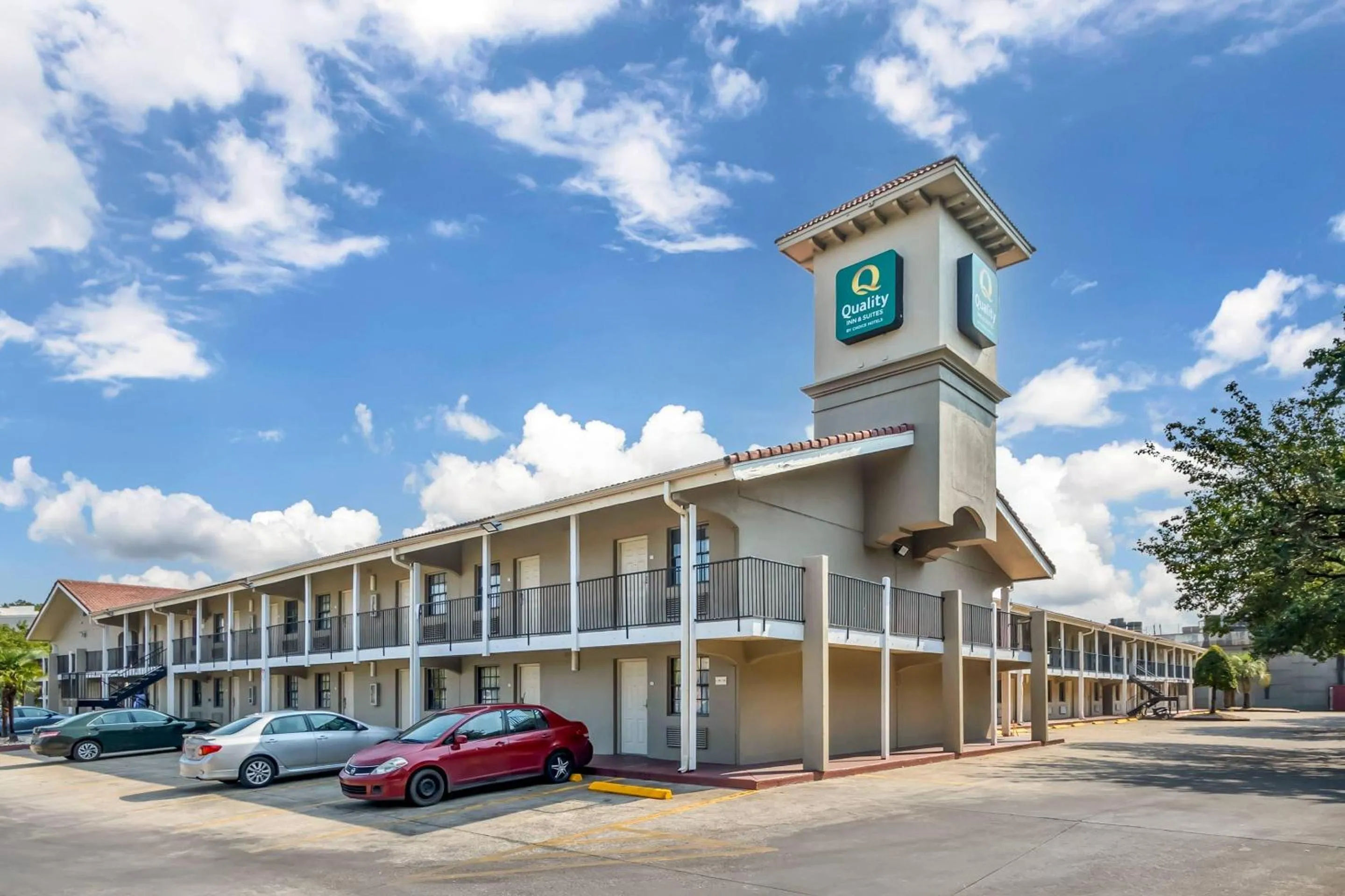 Property building in Quality Inn & Suites North Charleston - Ashley Phosphate