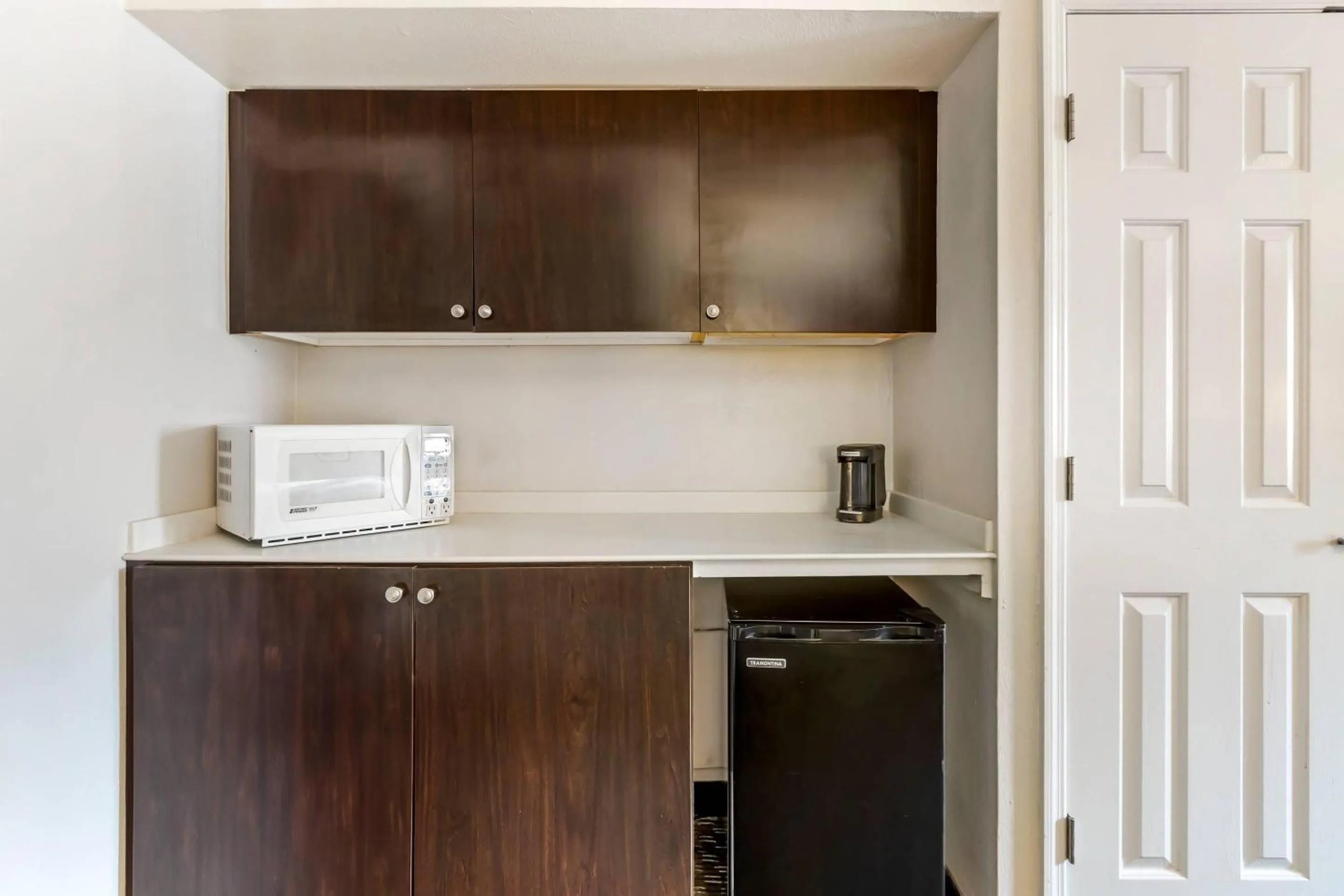 Bedroom in Quality Inn & Suites North Charleston - Ashley Phosphate