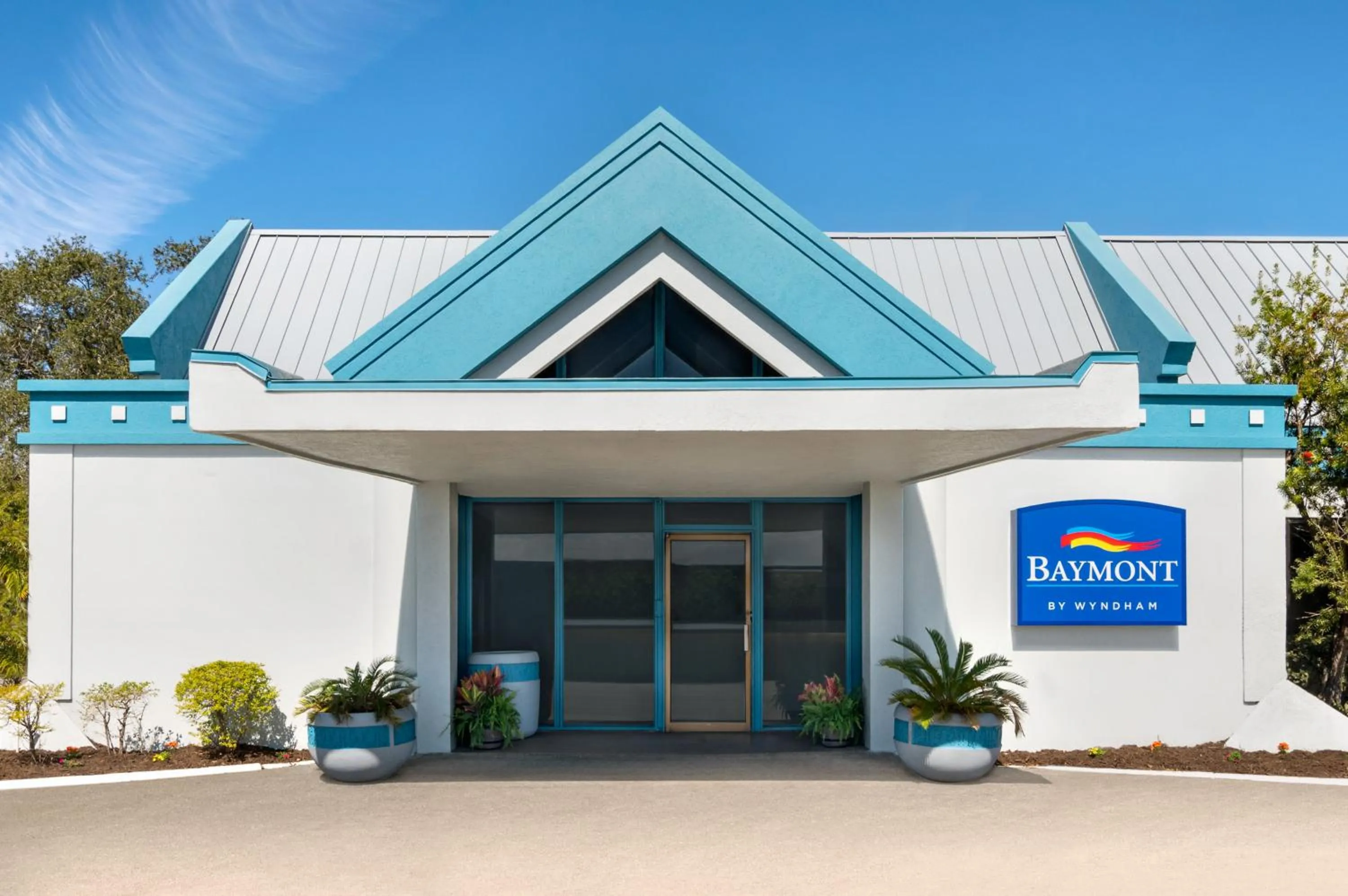 Property building in Baymont by Wyndham Intl Speedway I-95 Daytona Beach