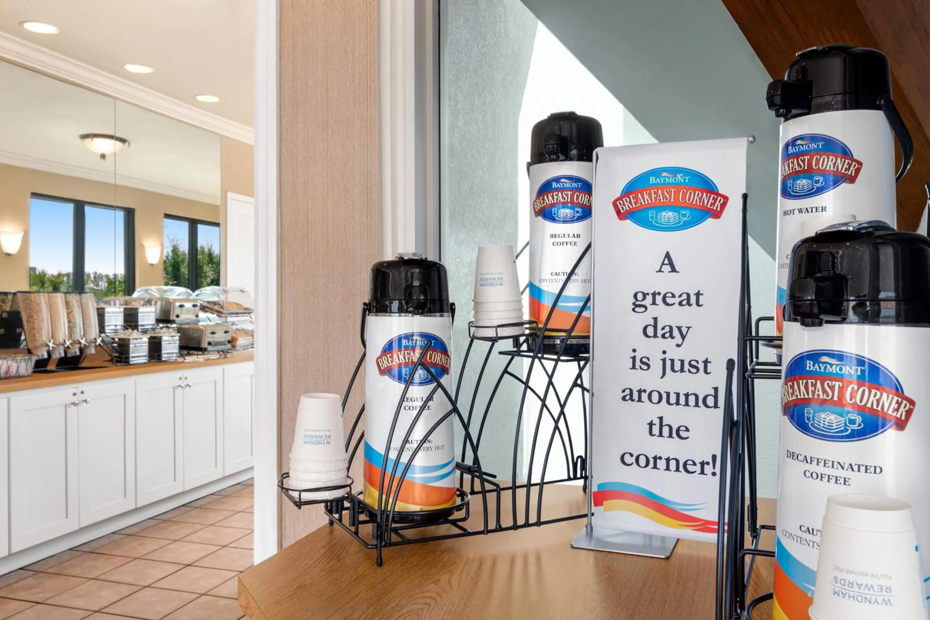 Coffee/tea facilities in Baymont by Wyndham Intl Speedway I-95 Daytona Beach