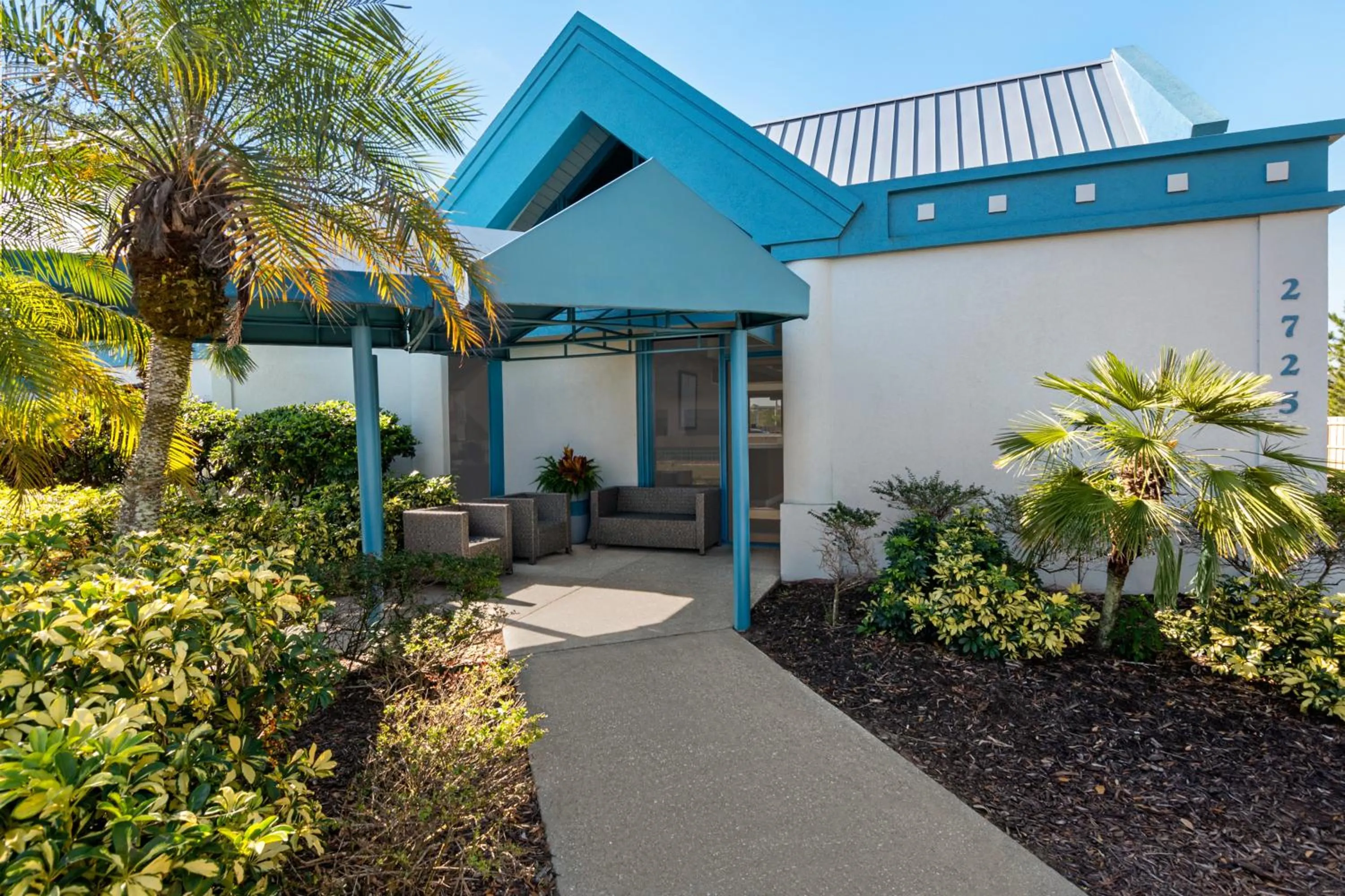 Property building in Baymont by Wyndham Intl Speedway I-95 Daytona Beach