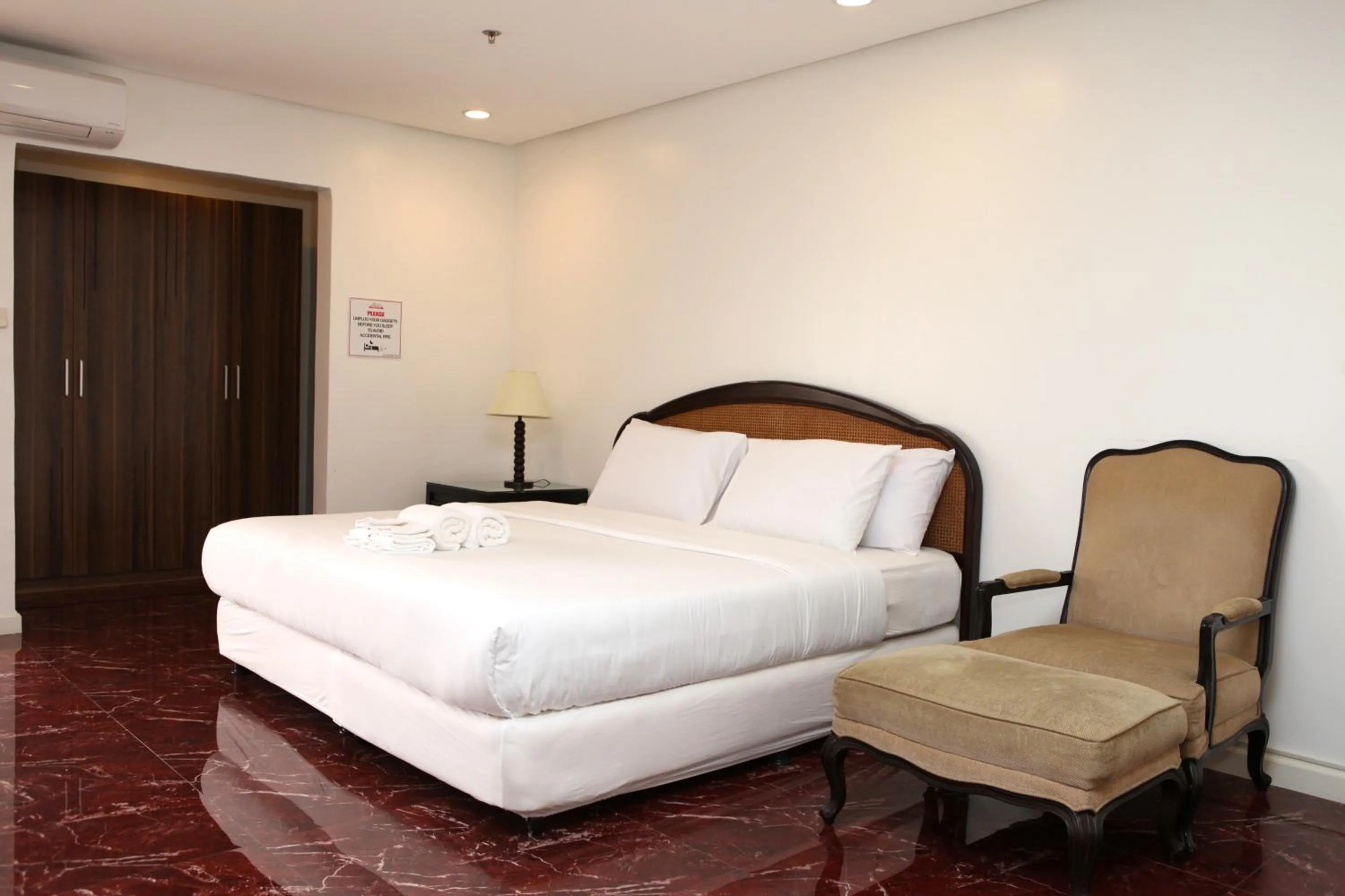 Bed in Centtro Residences