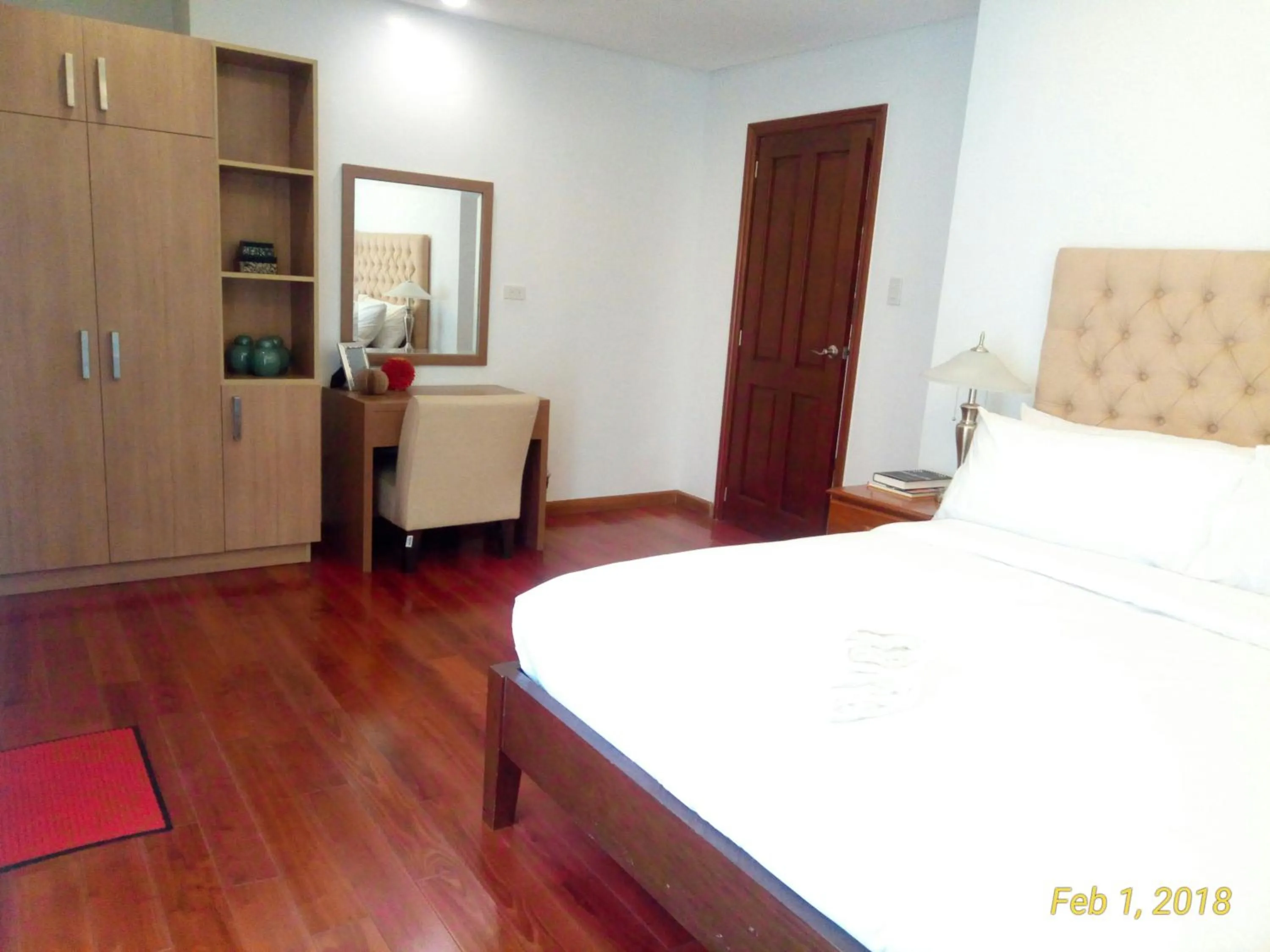 Bed in Centtro Residences