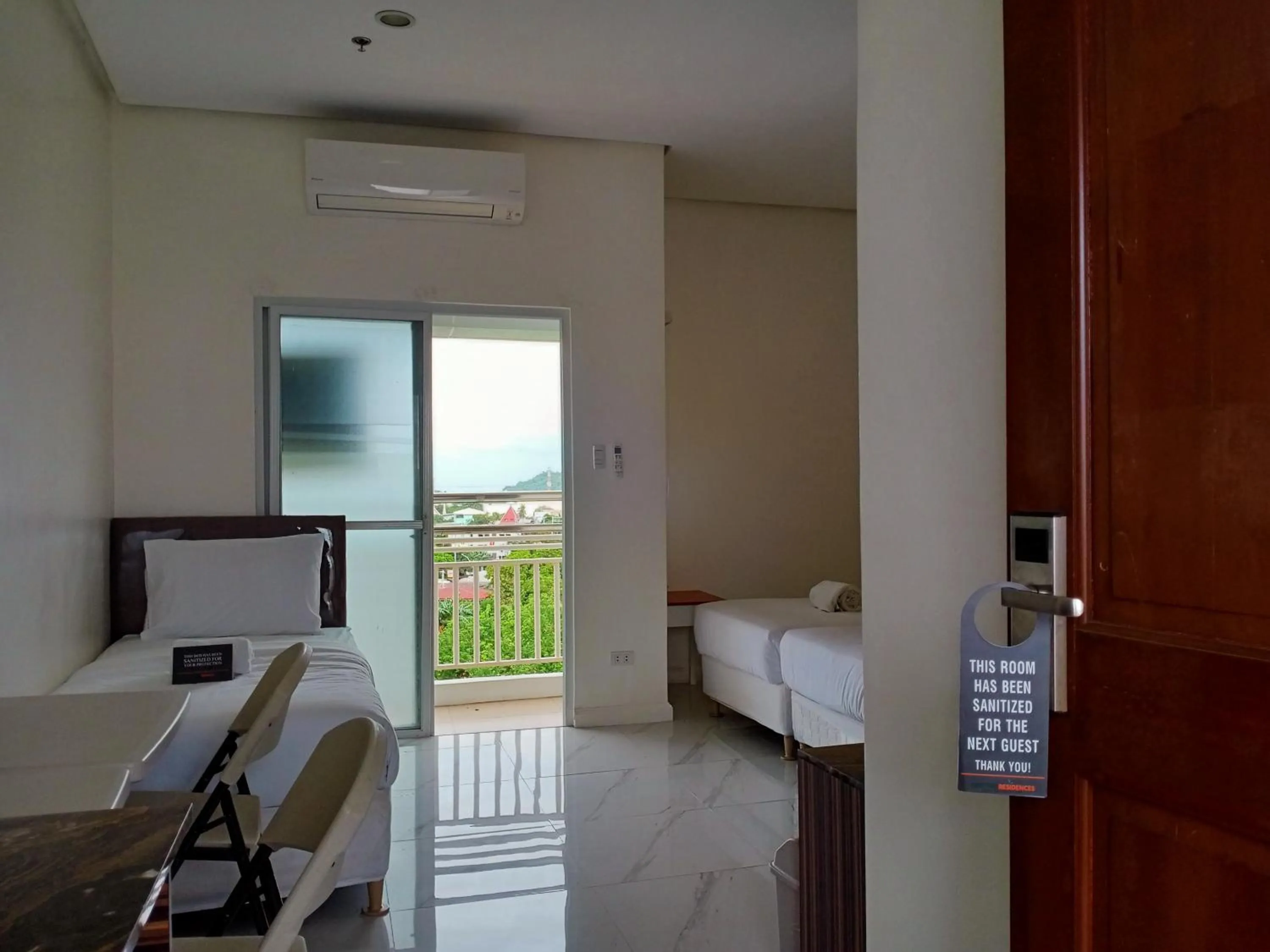 Bed in Centtro Residences