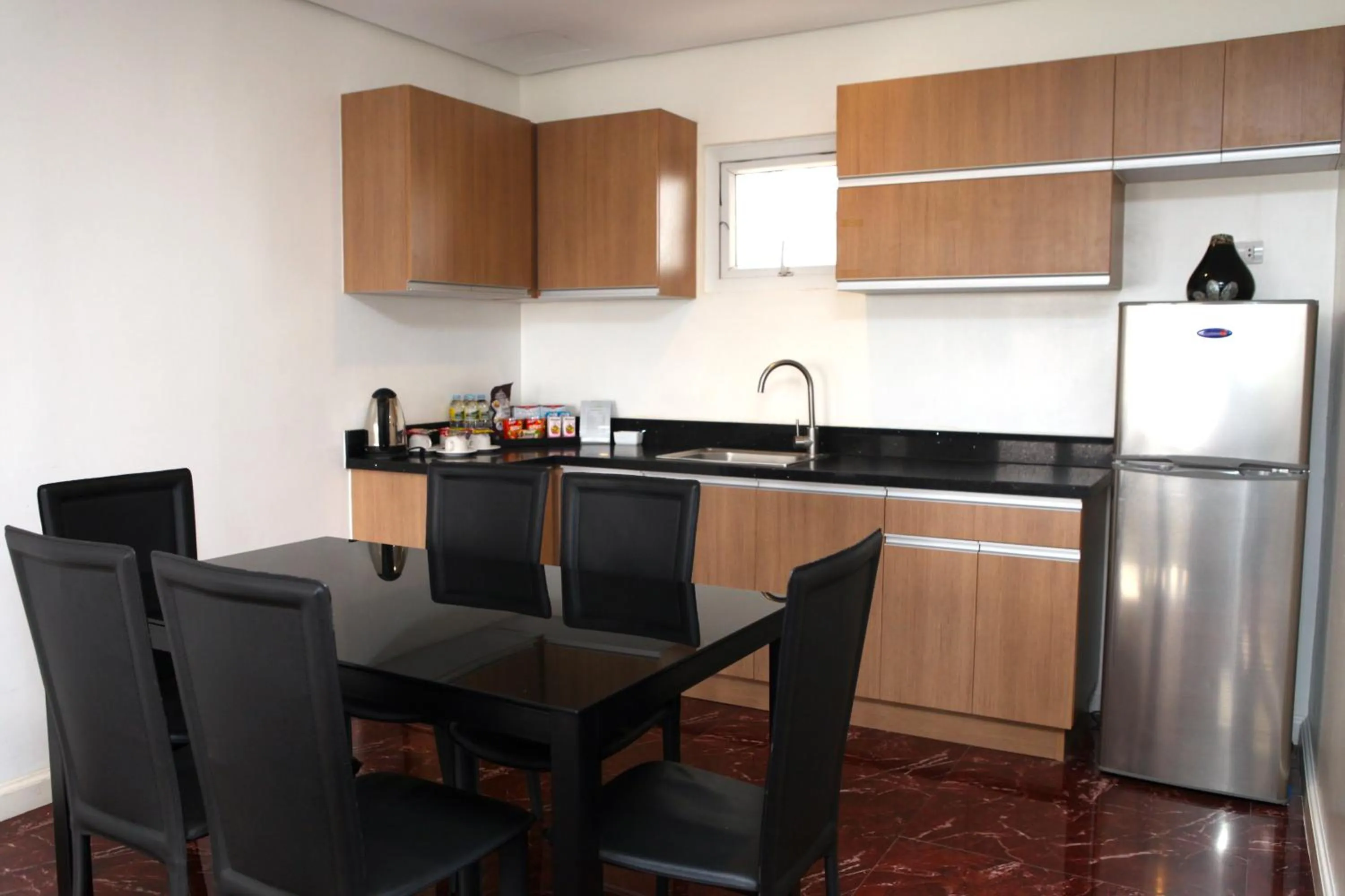 Kitchen or kitchenette in Centtro Residences