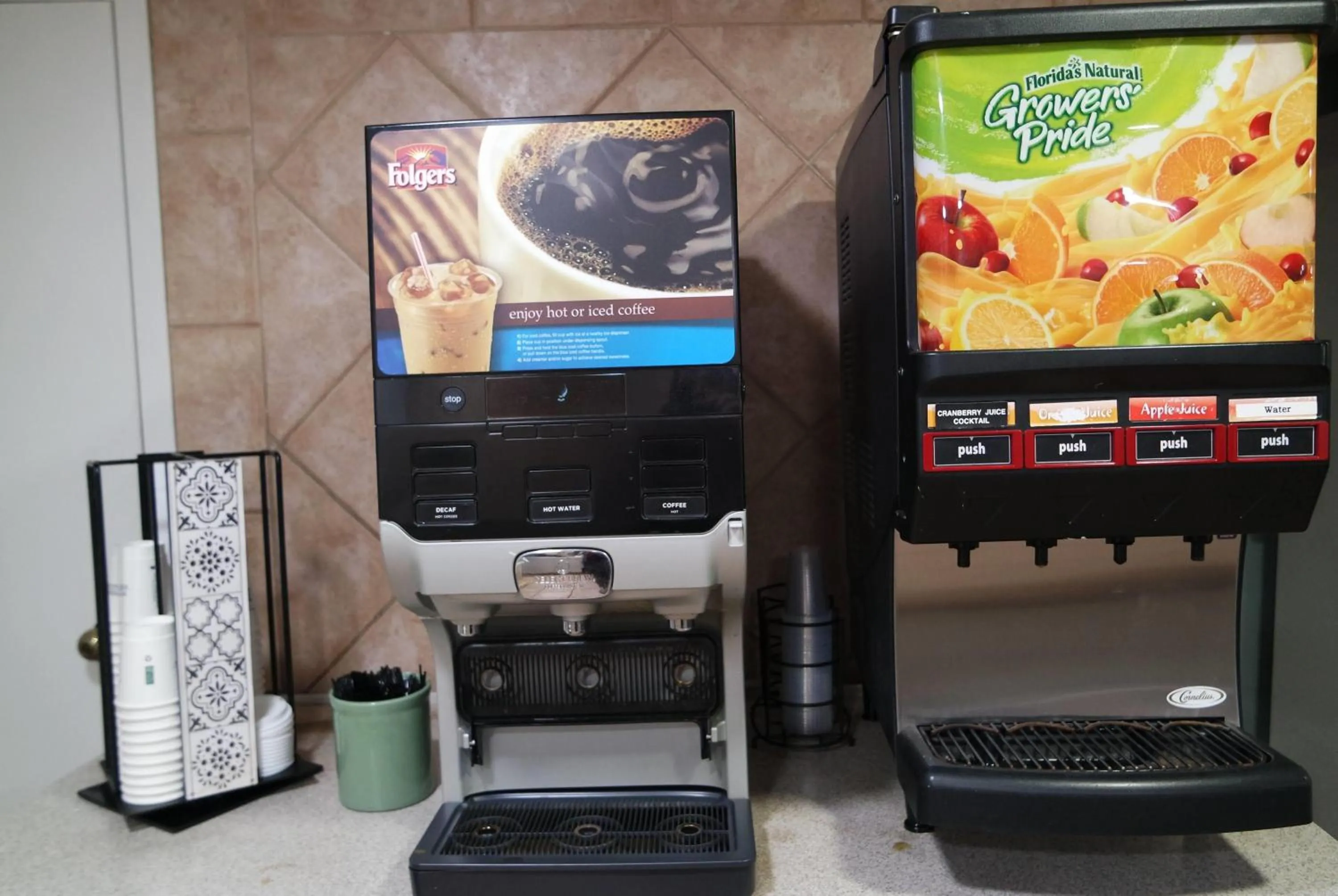 Property building in Super 8 by Wyndham Savannah