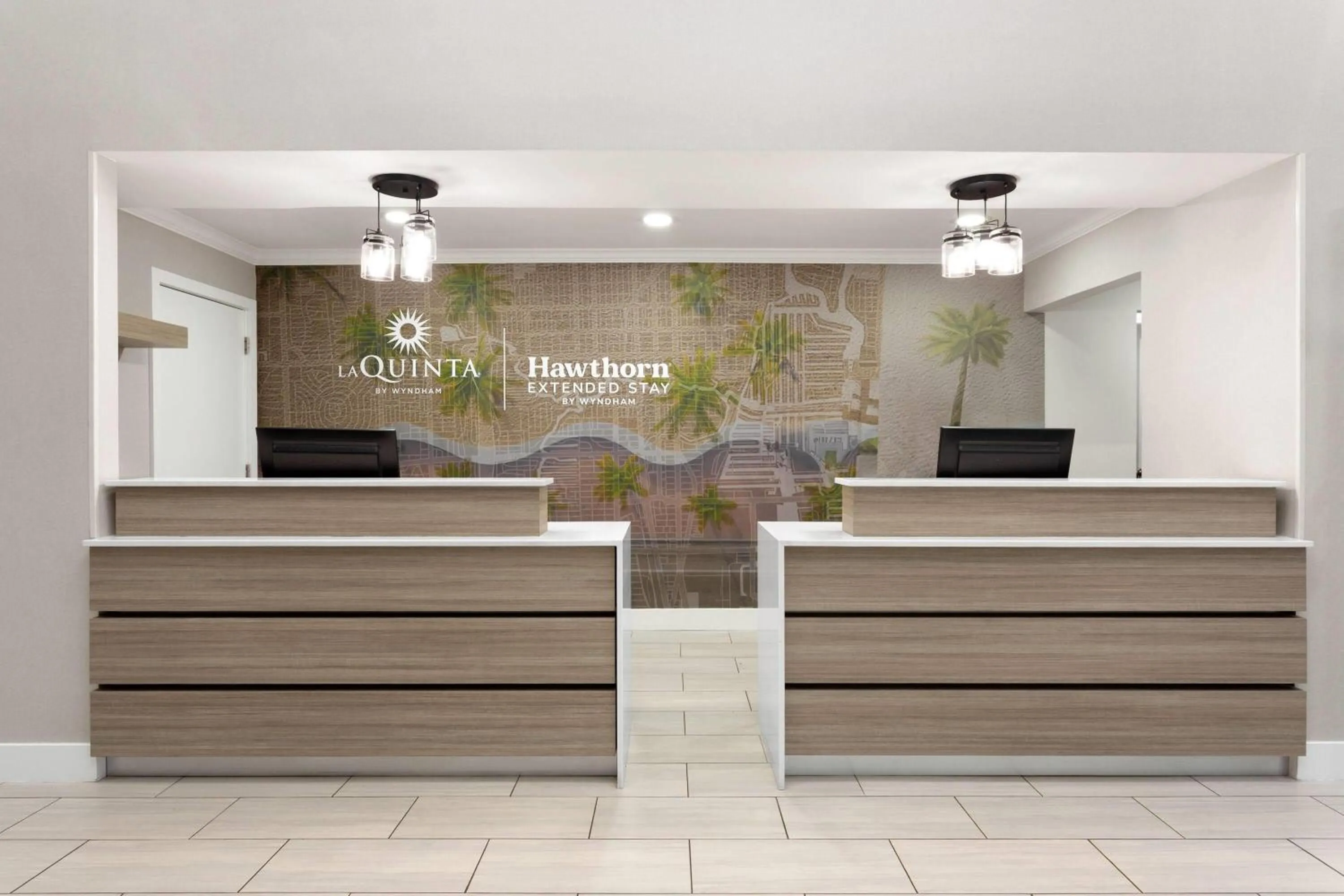 Lobby or reception in La Quinta by Wyndham Ft Lauderdale Cypress Creek