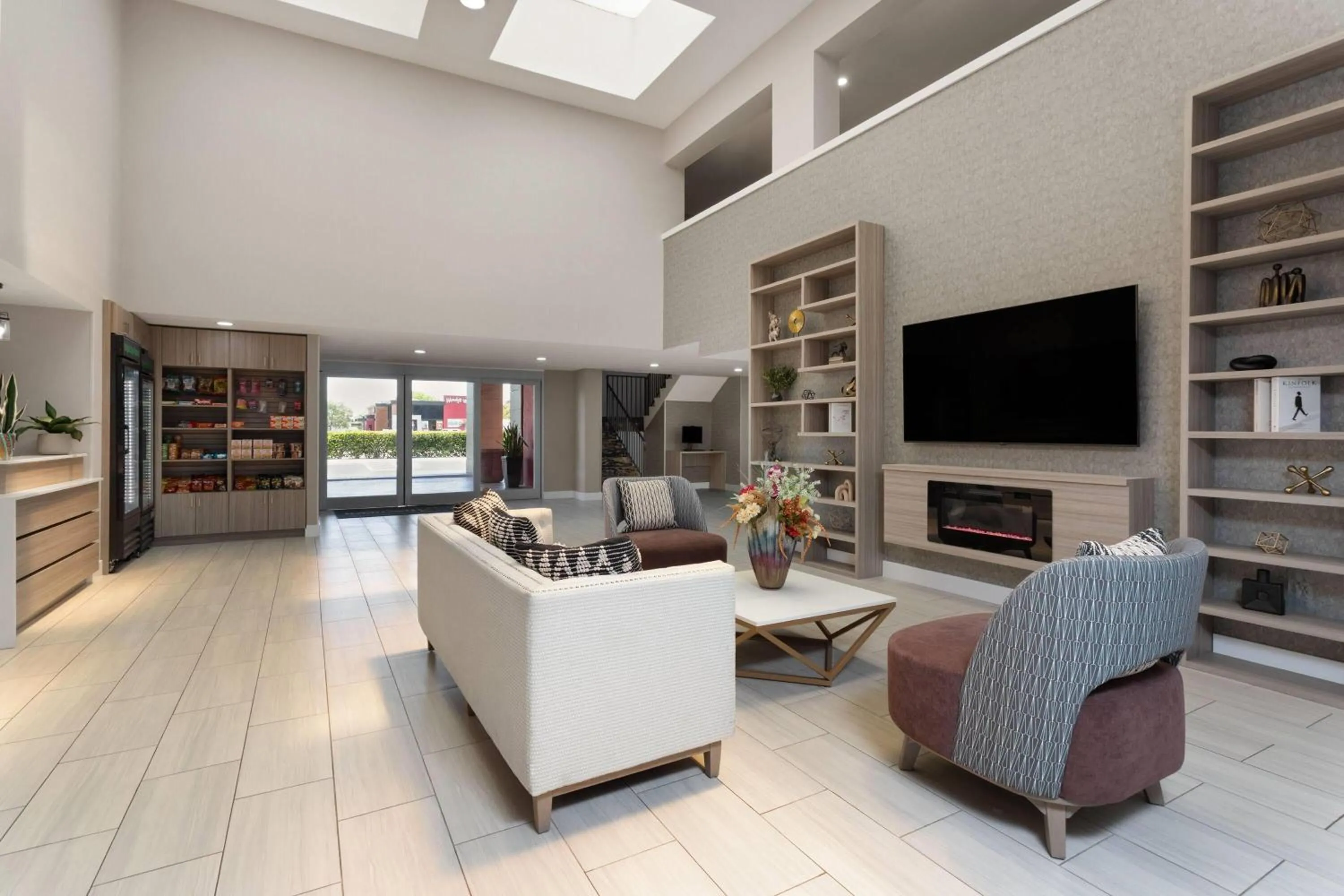 Lobby or reception in La Quinta by Wyndham Ft Lauderdale Cypress Creek