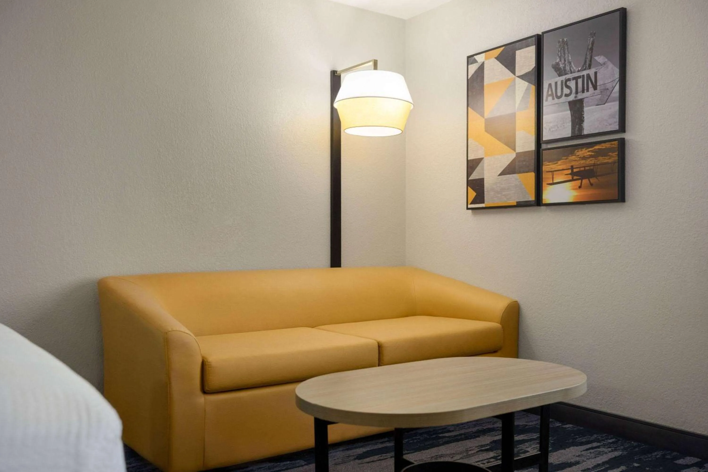 Photo of the whole room, Bed in La Quinta by Wyndham Austin Southwest