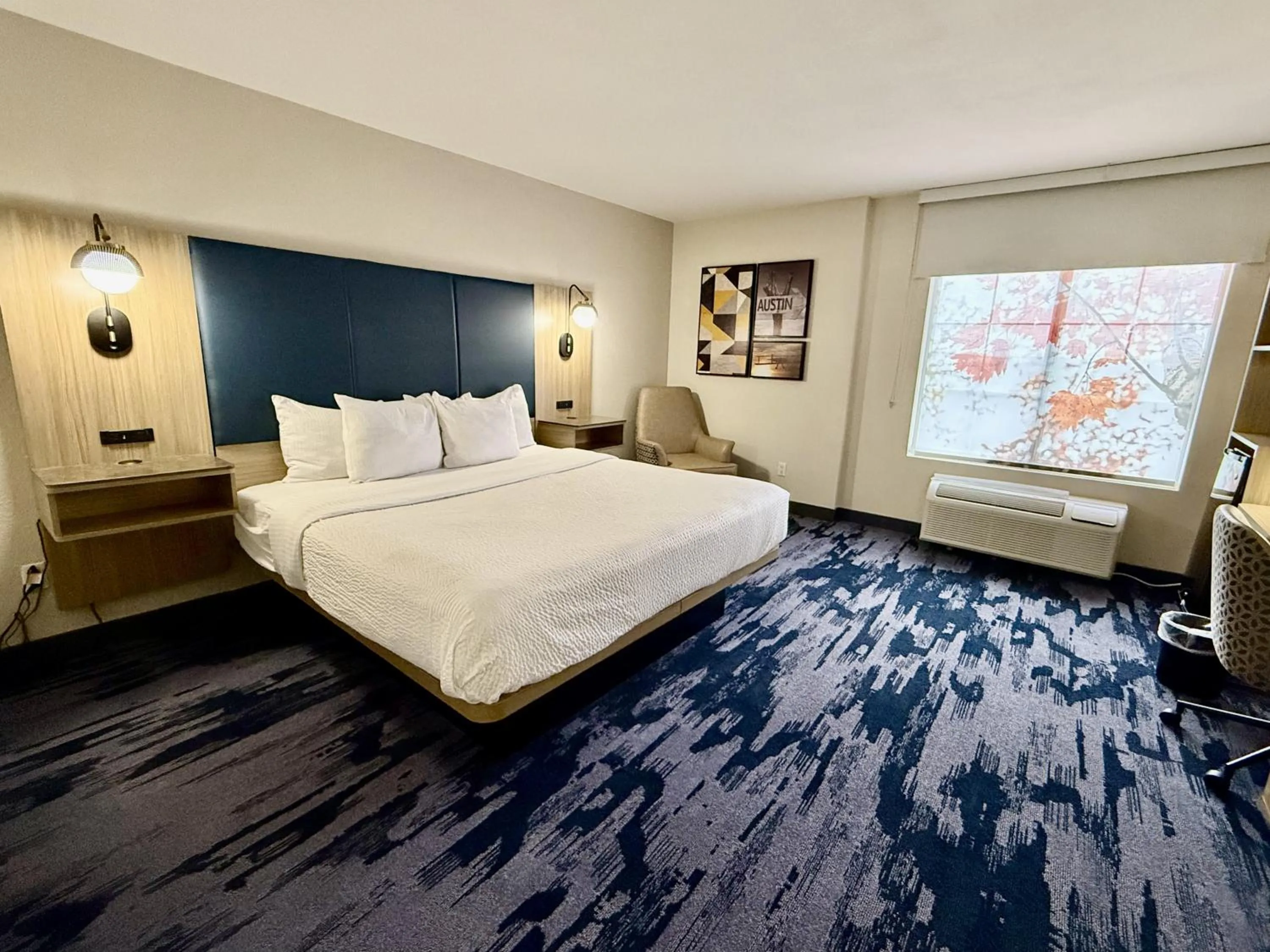 Bed in La Quinta by Wyndham Austin Southwest