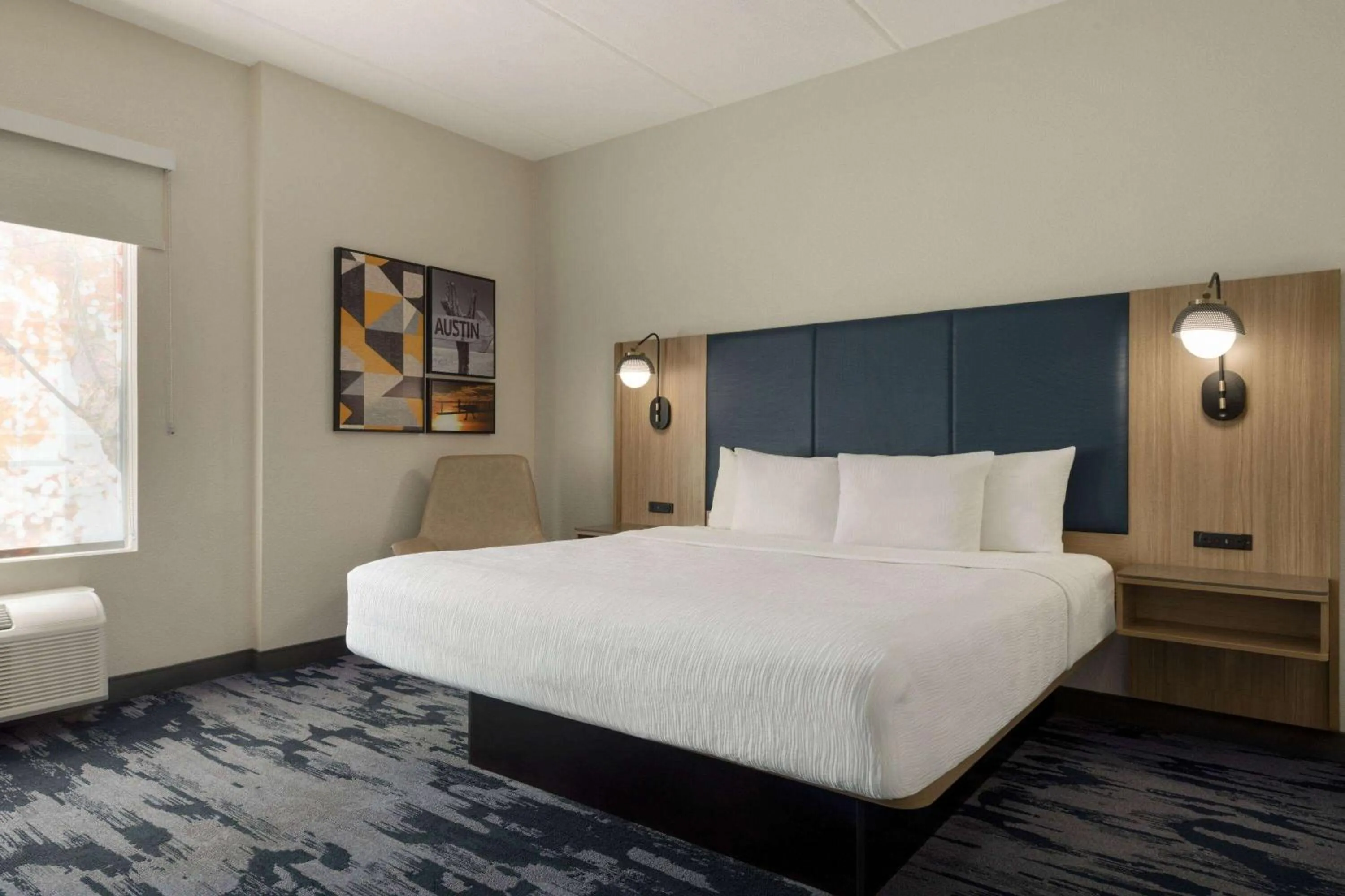 Photo of the whole room, Bed in La Quinta by Wyndham Austin Southwest