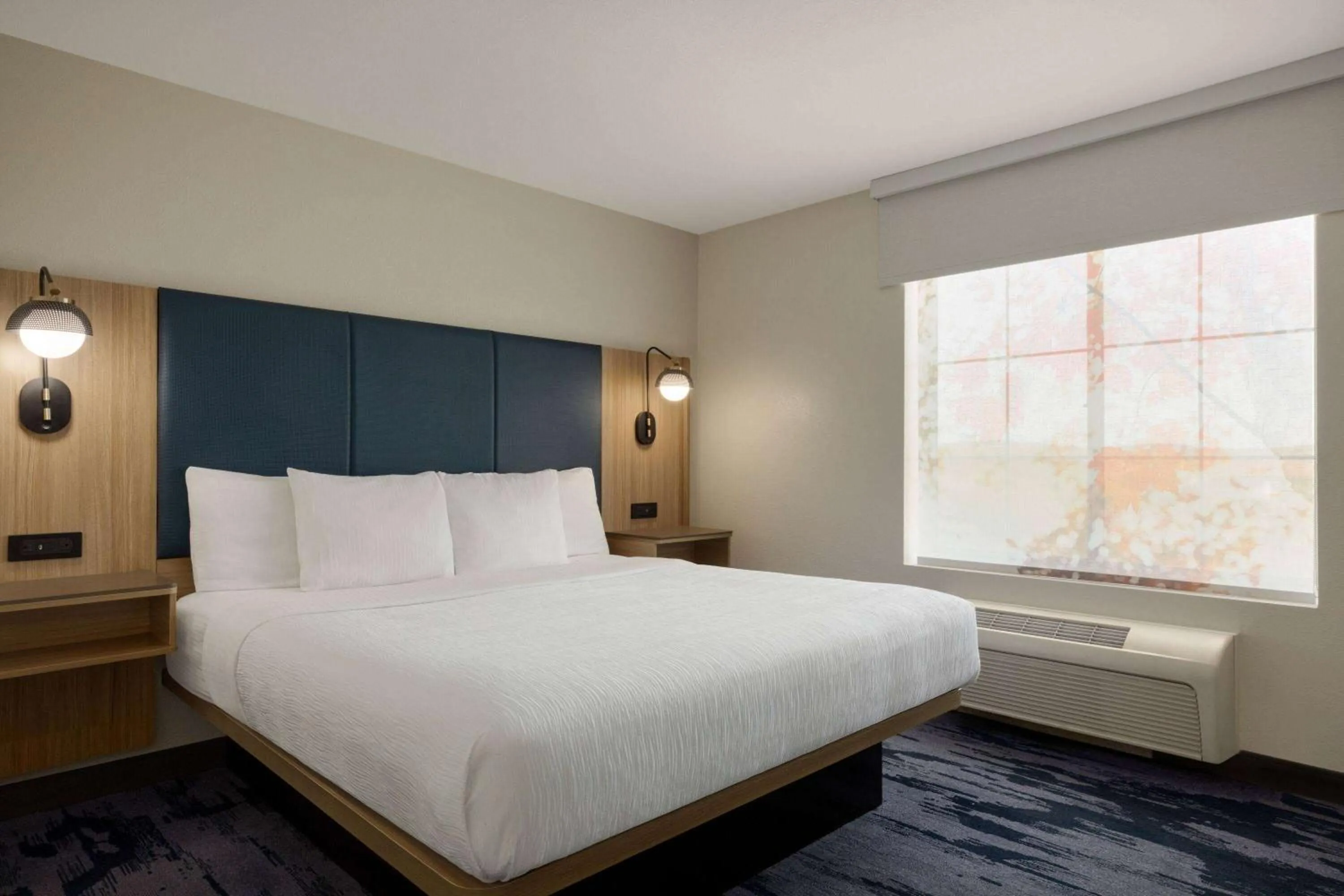 Photo of the whole room, Bed in La Quinta by Wyndham Austin Southwest