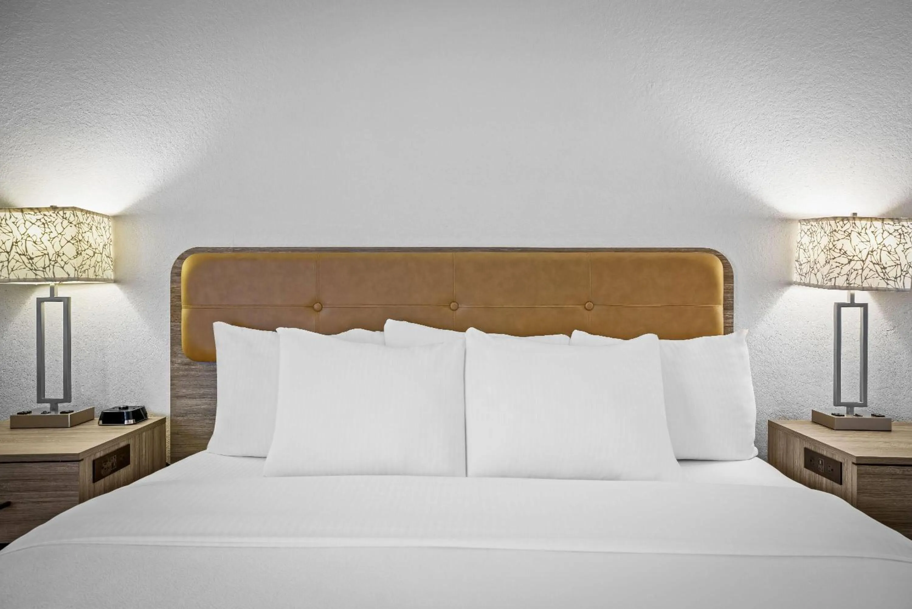 Bed in La Quinta by Wyndham Miami Airport West