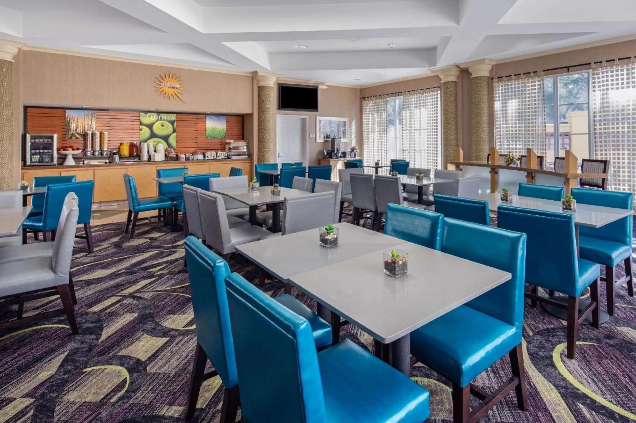 Lobby or reception in La Quinta by Wyndham Miami Airport West