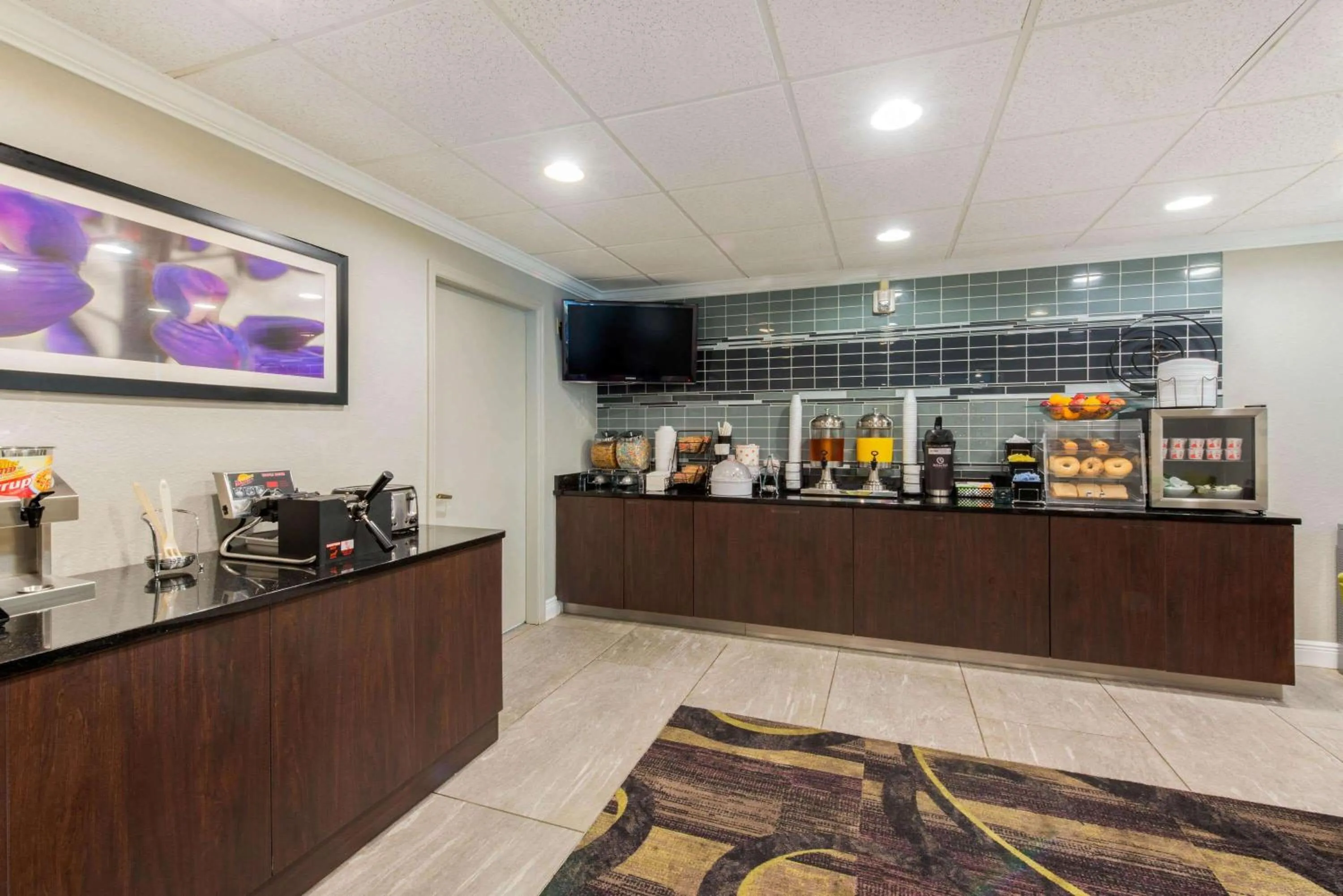 Restaurant/places to eat in La Quinta Inn by Wyndham Ft. Lauderdale Tamarac East