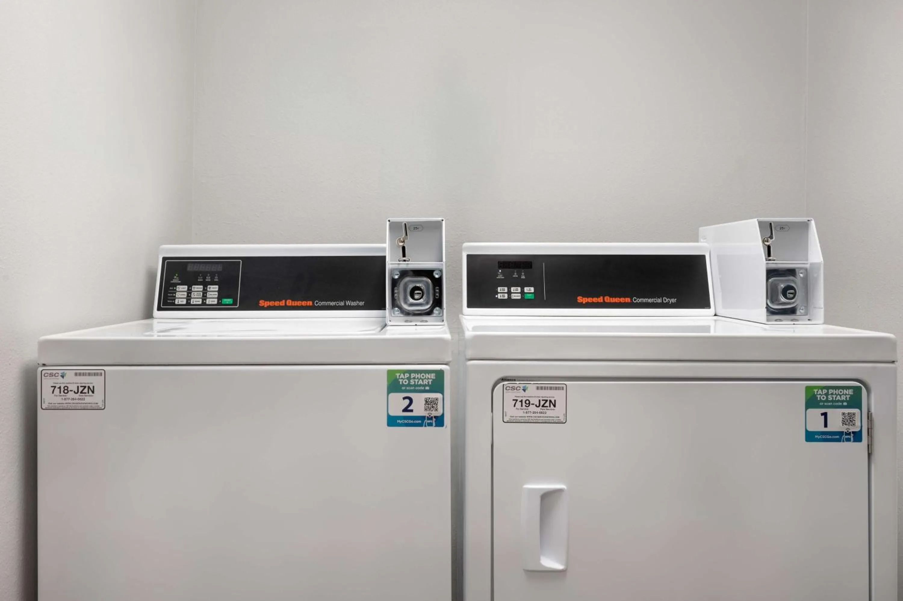 laundry in La Quinta by Wyndham Savannah Southside