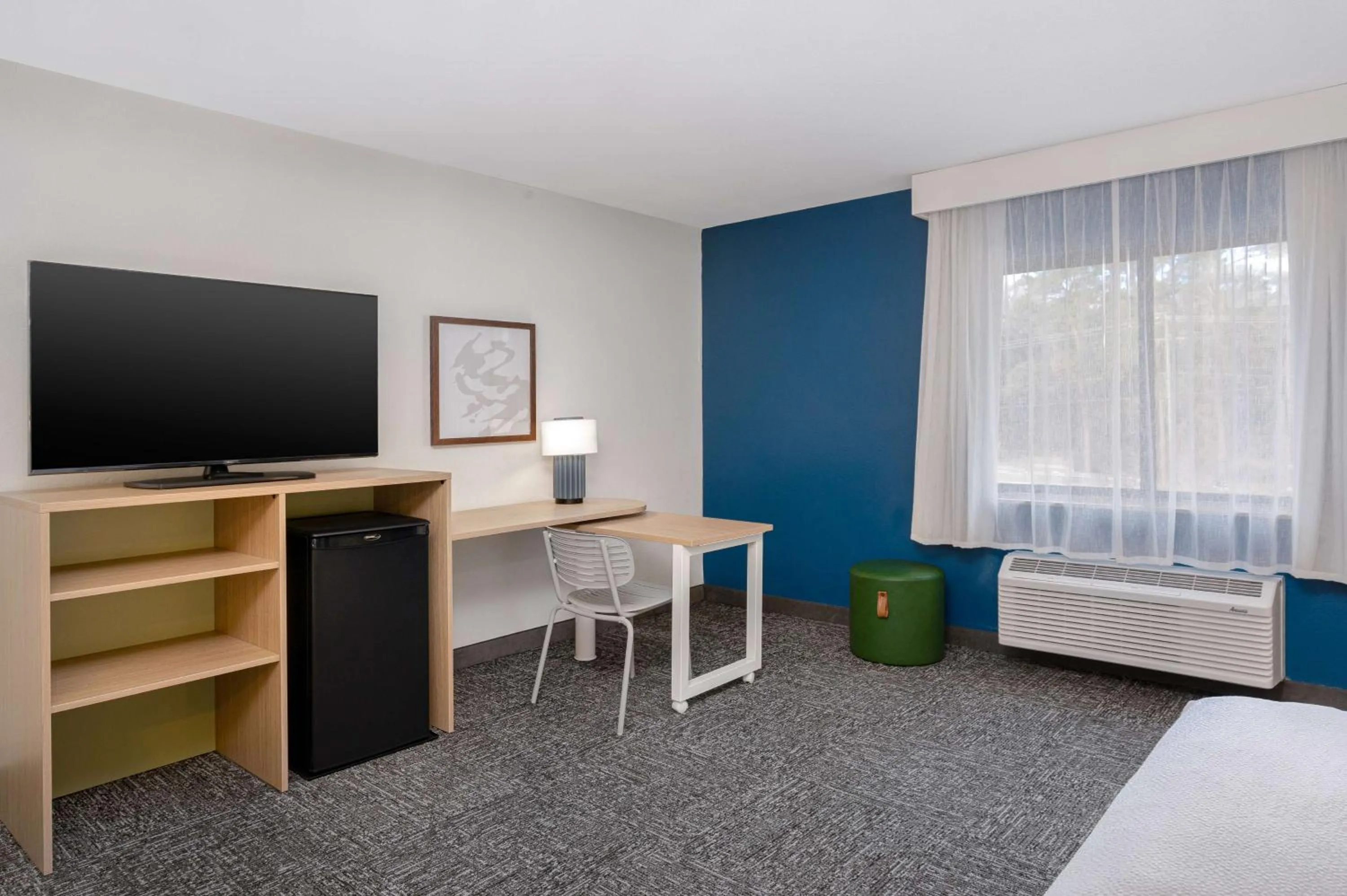 Bedroom, Bed in Spark by Hilton Savannah Midtown