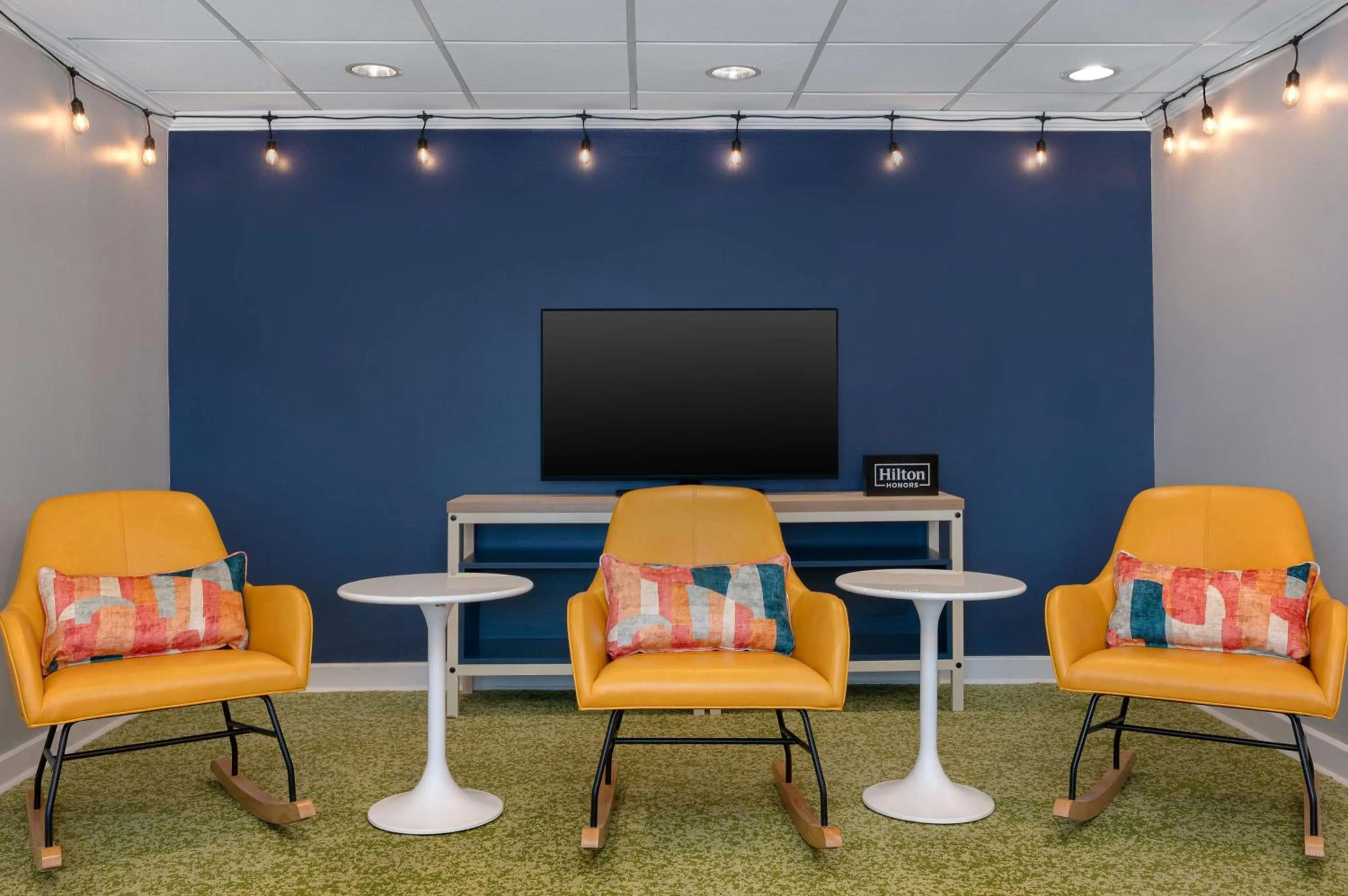 Lobby or reception in Spark by Hilton Savannah Midtown