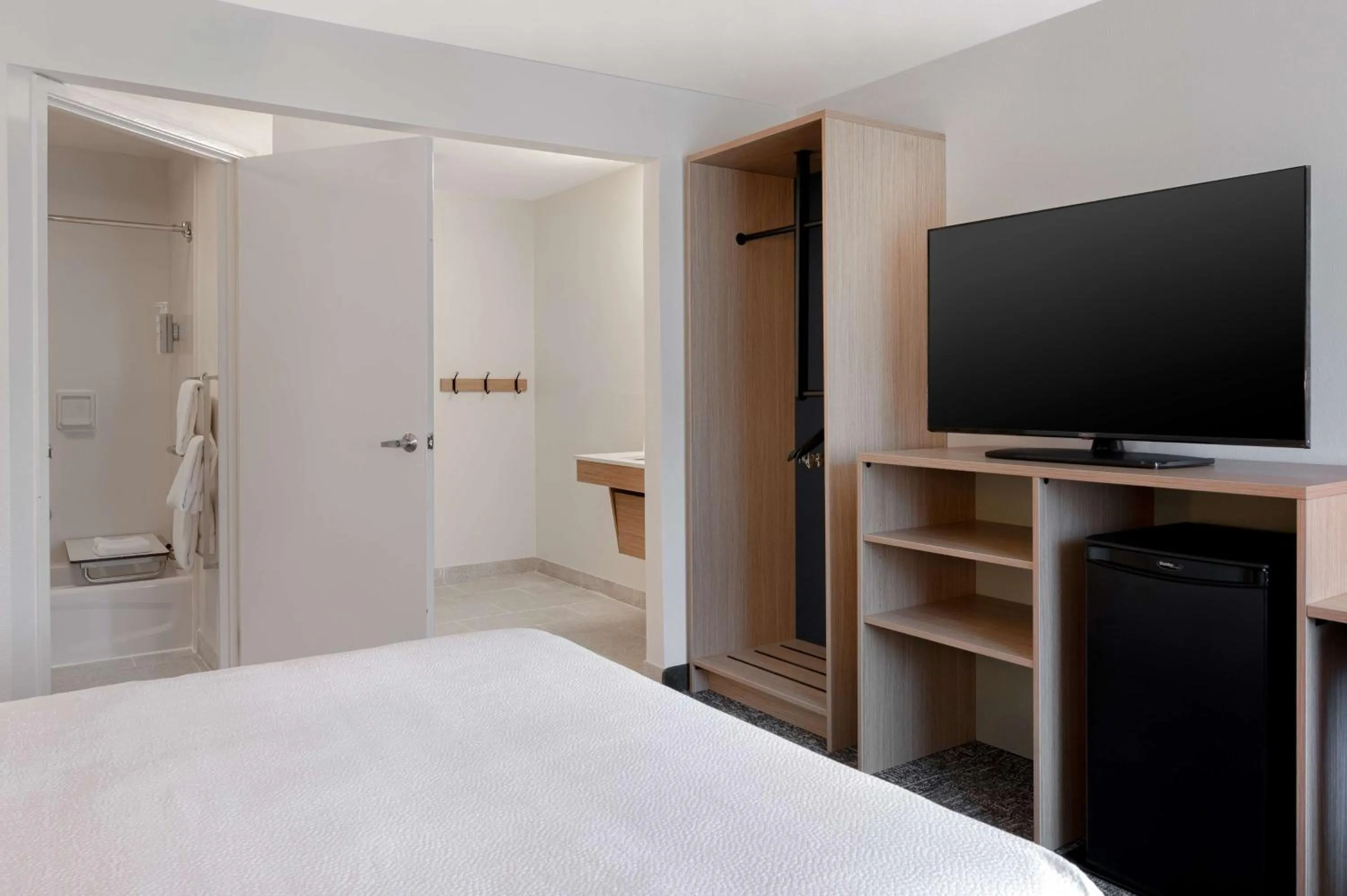 Bed in Spark by Hilton Savannah Midtown