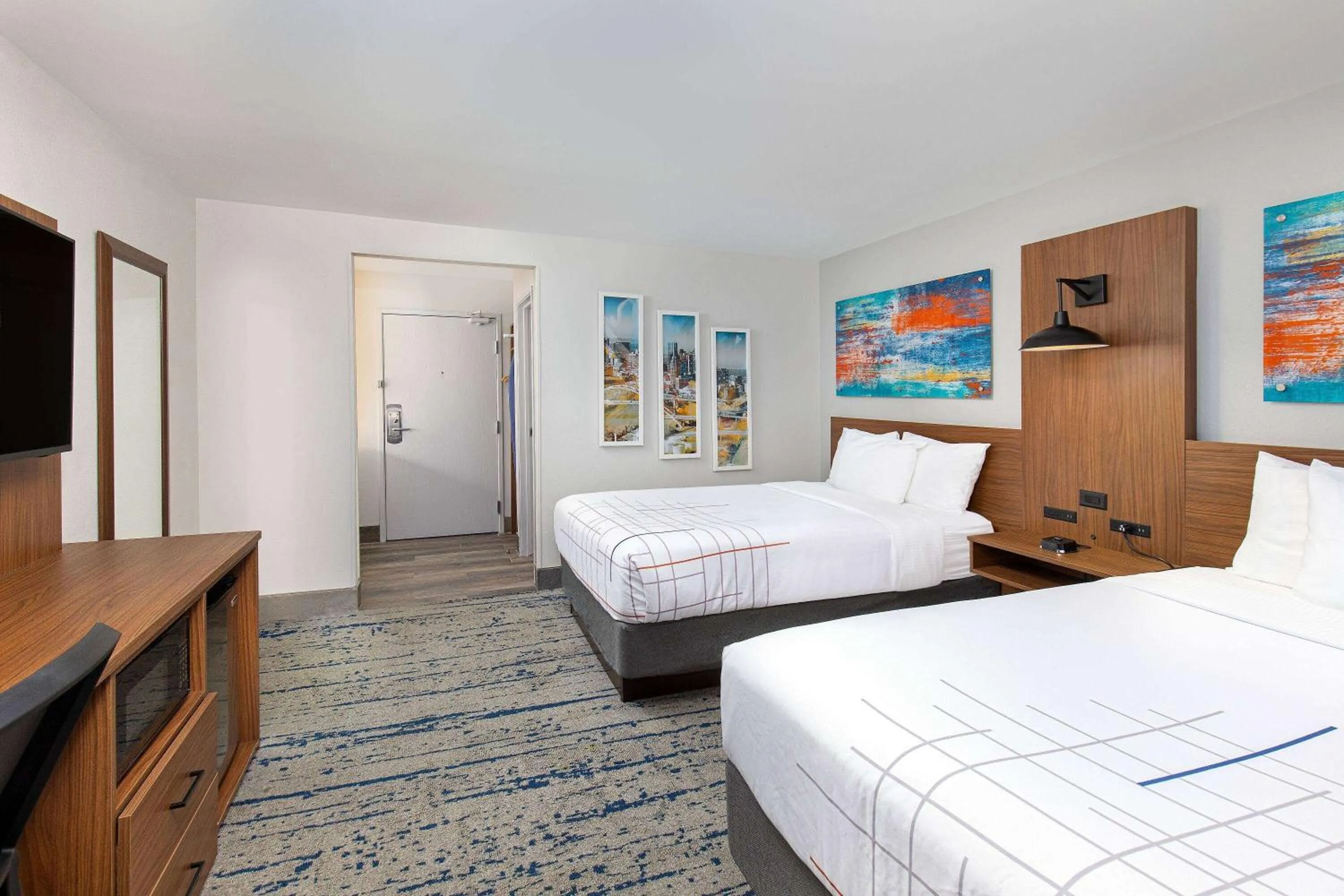 Bed in La Quinta by Wyndham Nashville Airport