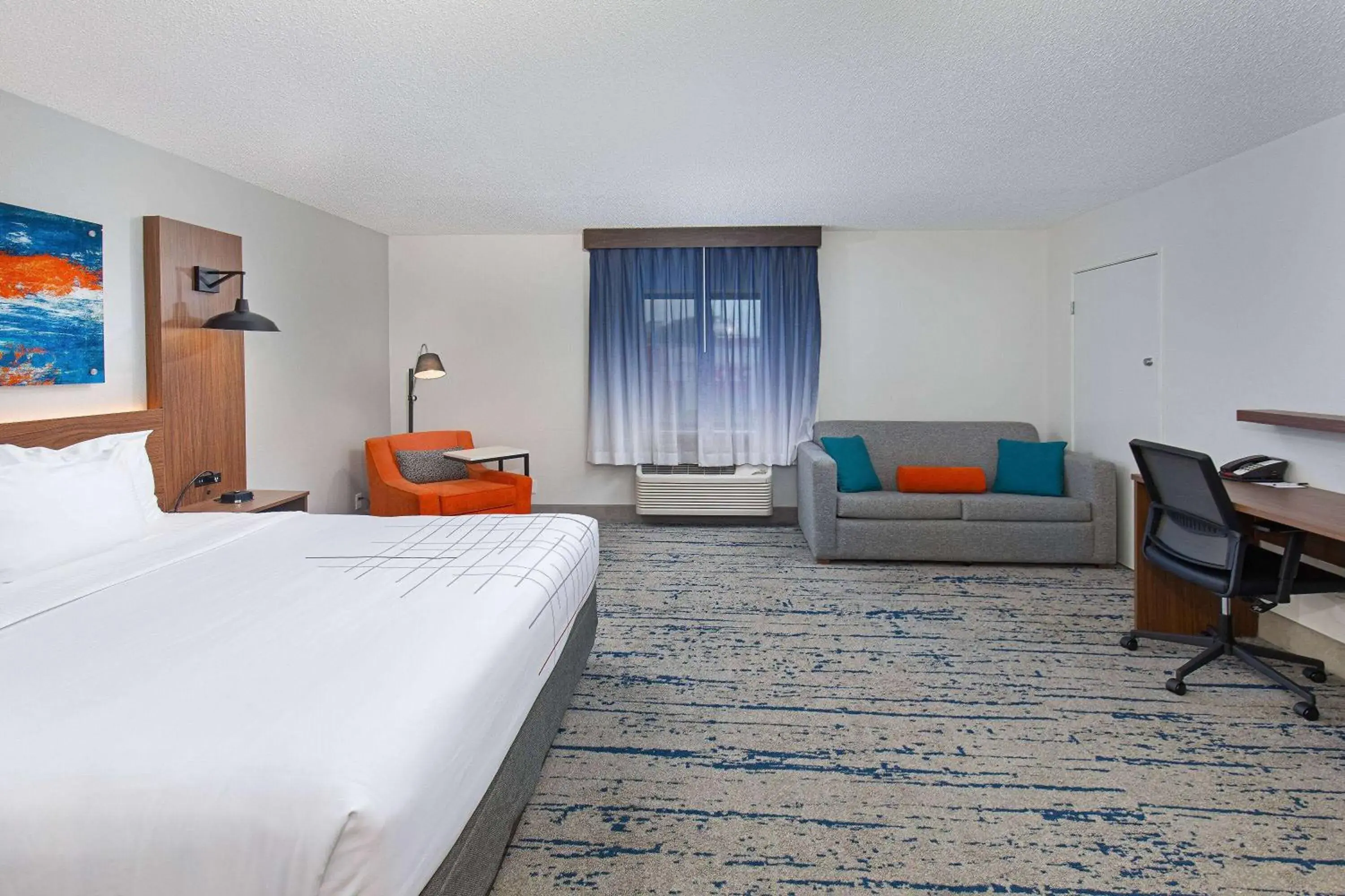 Executive King Room in La Quinta by Wyndham Nashville Airport Executive King Room in La Quinta by Wyndham Nashville Airport