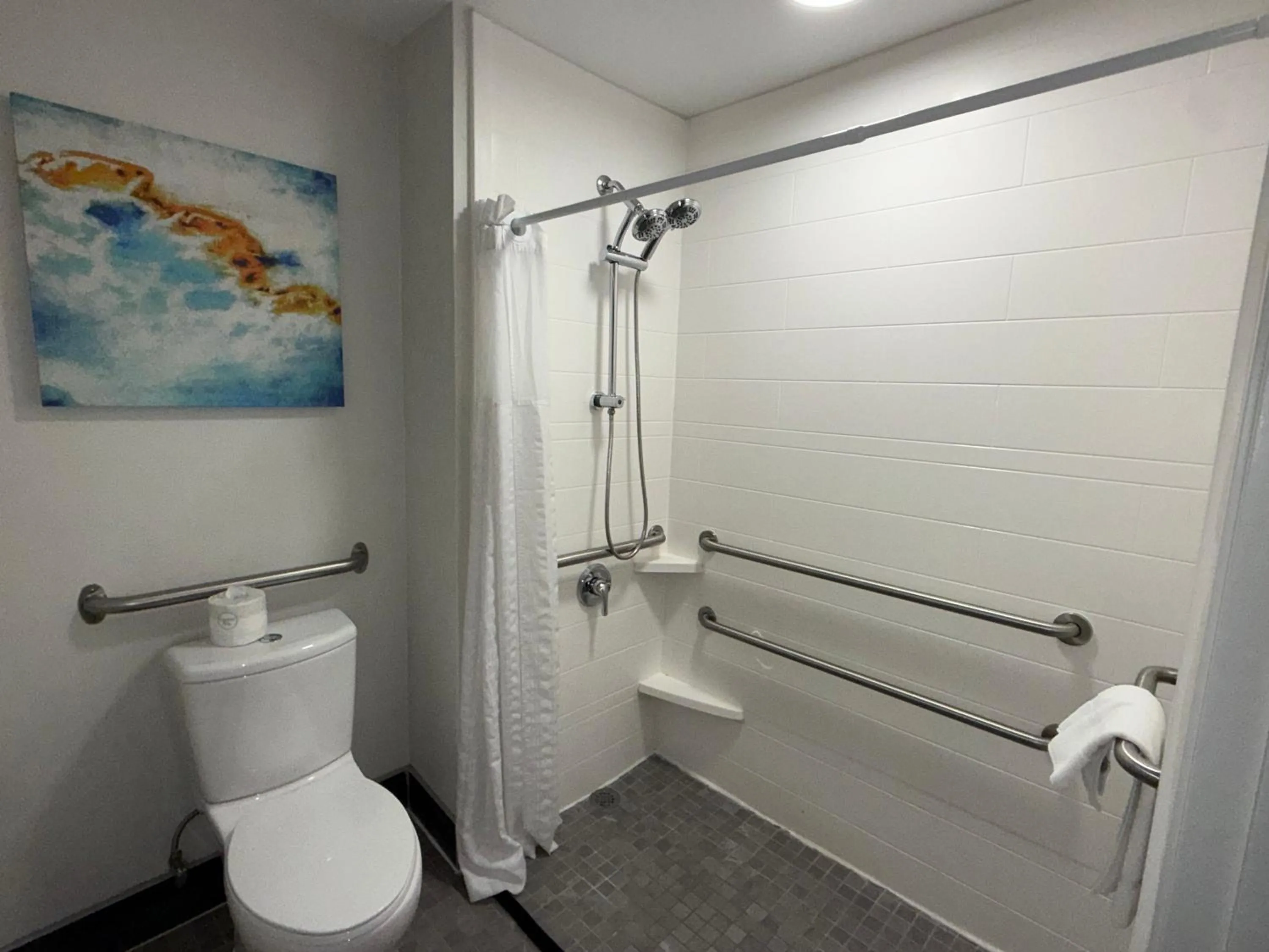 Bathroom in La Quinta by Wyndham Nashville Airport
