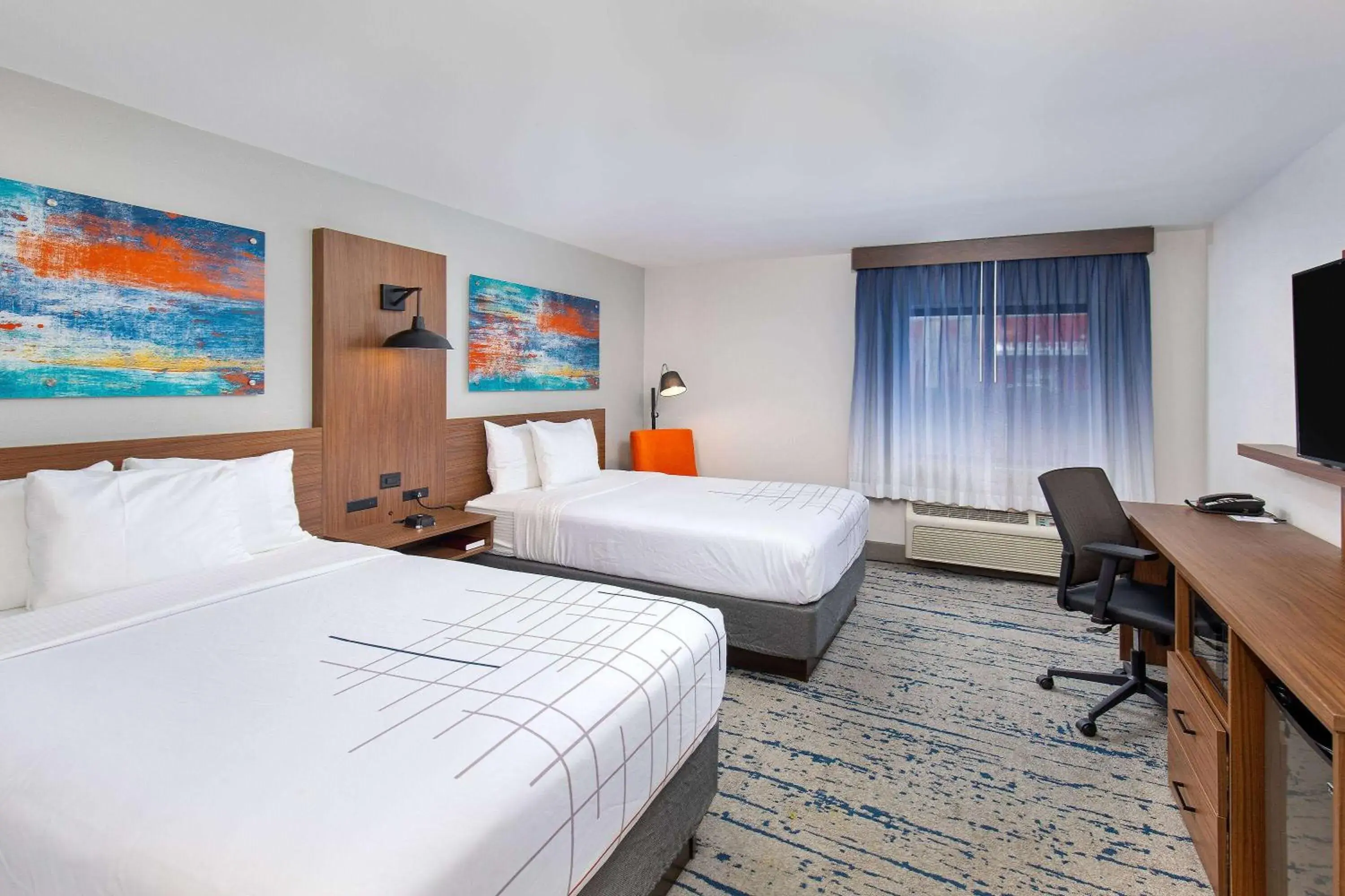 Deluxe Double Room with Two Double Beds - Non-Smoking in La Quinta by Wyndham Nashville Airport Deluxe Double Room with Two Double Beds - Non-Smoking in La Quinta by Wyndham Nashville Airport