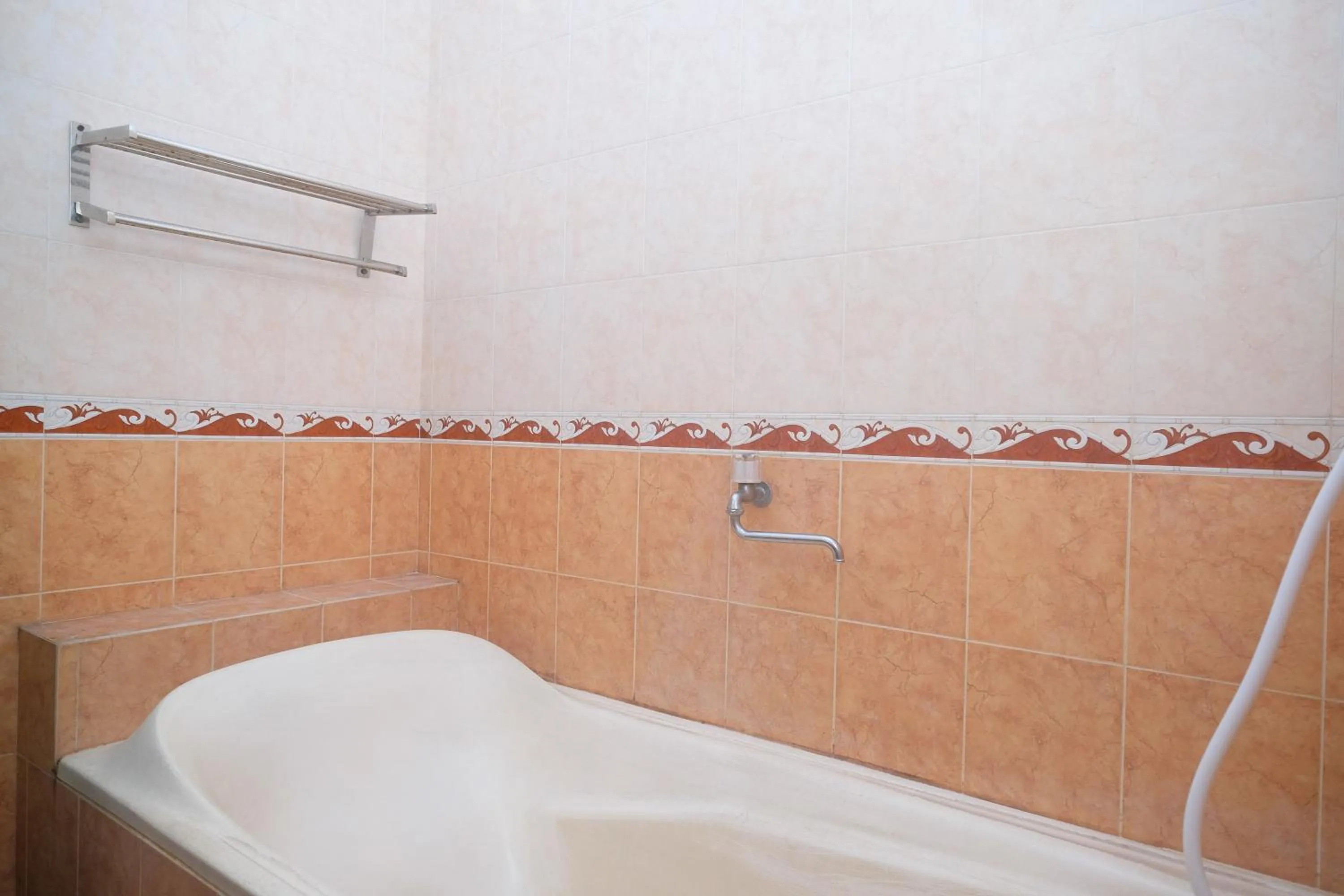 Bathroom in Urbanview Hotel Pondok Anggun Yogyakarta by RedDoorz