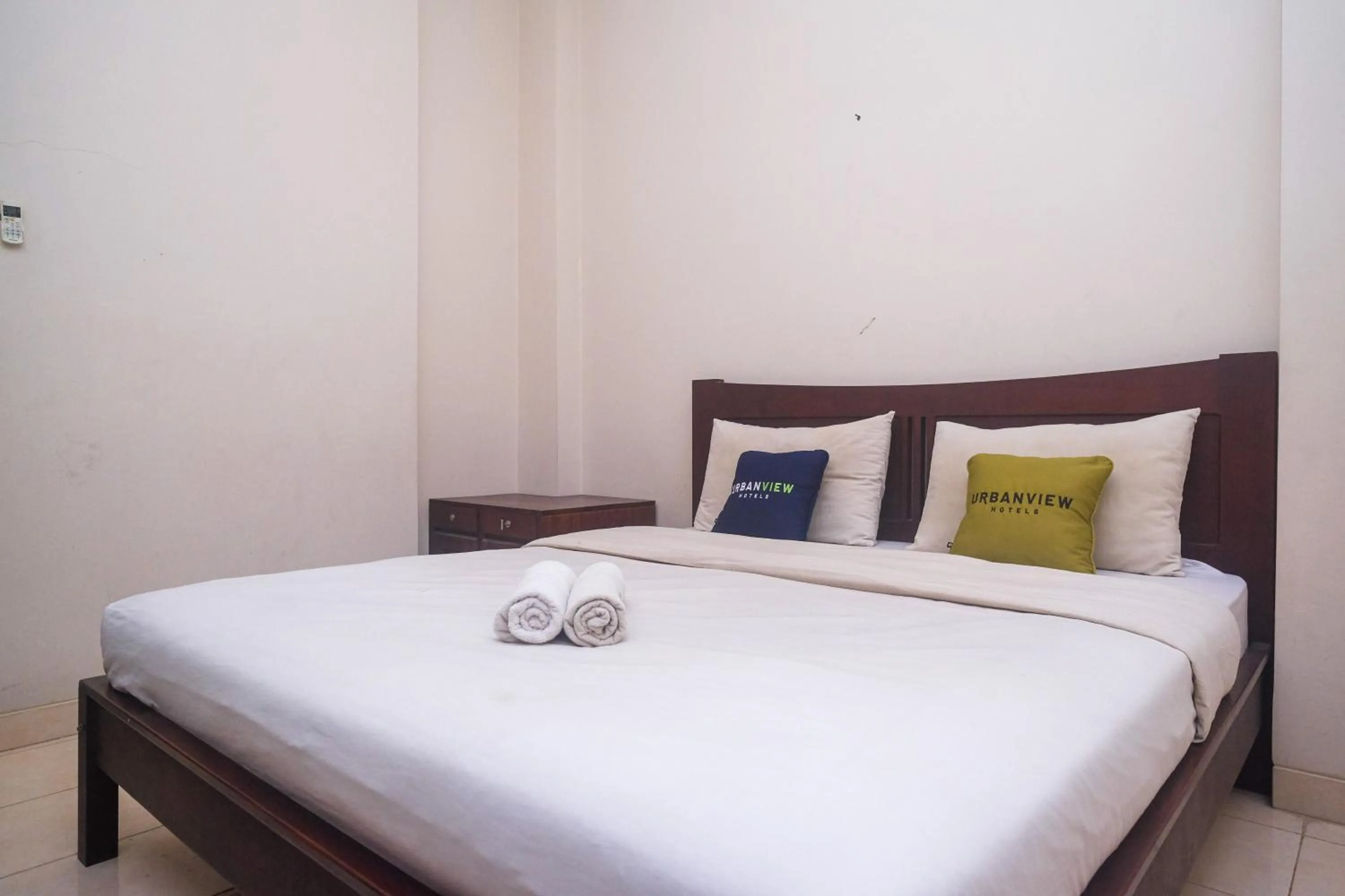 Bedroom, Bed in Urbanview Hotel Pondok Anggun Yogyakarta by RedDoorz