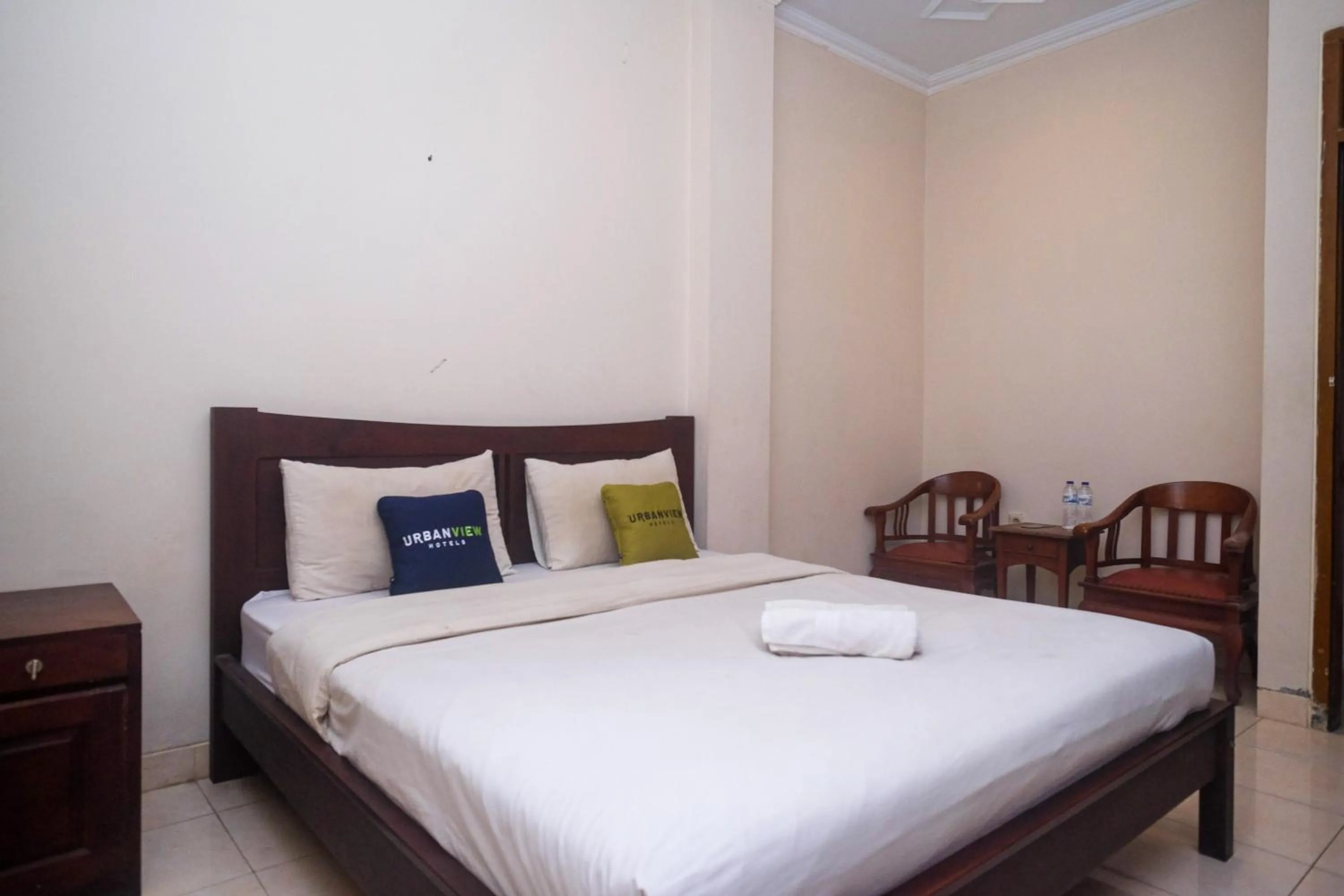 Bedroom, Bed in Urbanview Hotel Pondok Anggun Yogyakarta by RedDoorz