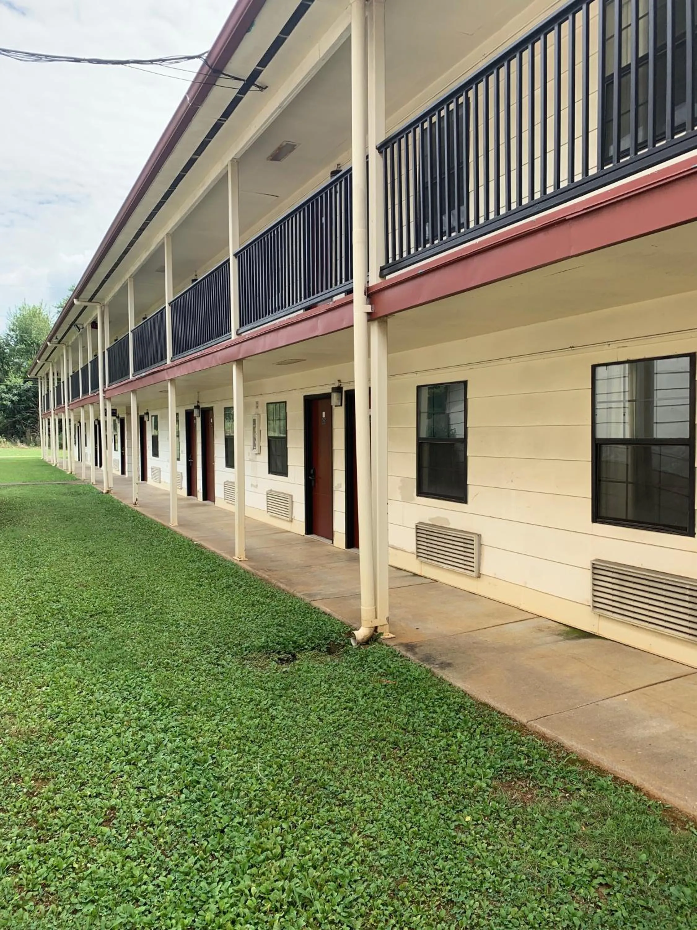 Property building in Budget Inn & Suites - Talladega