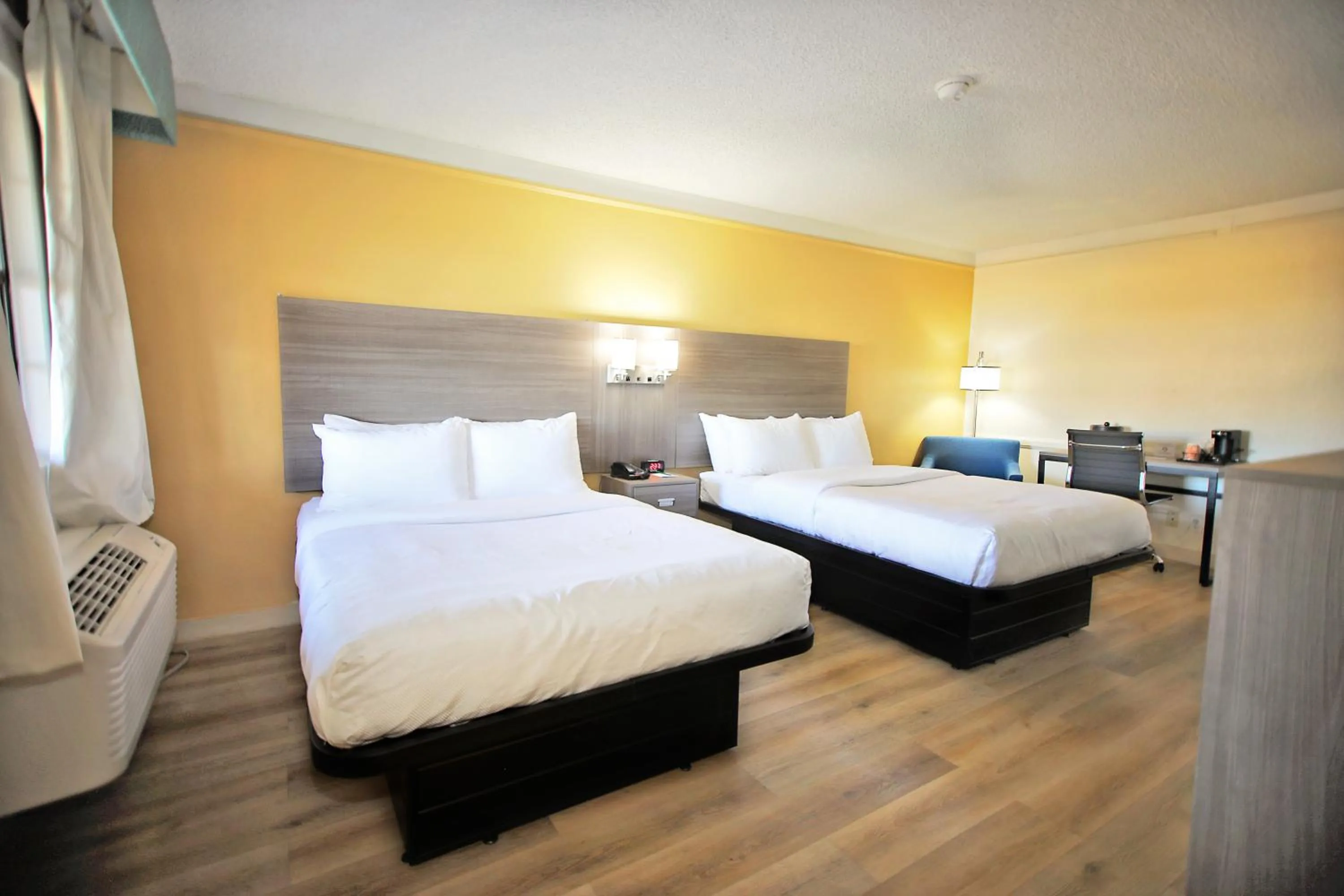 Bedroom, Bed in Quality Inn Aurora Denver