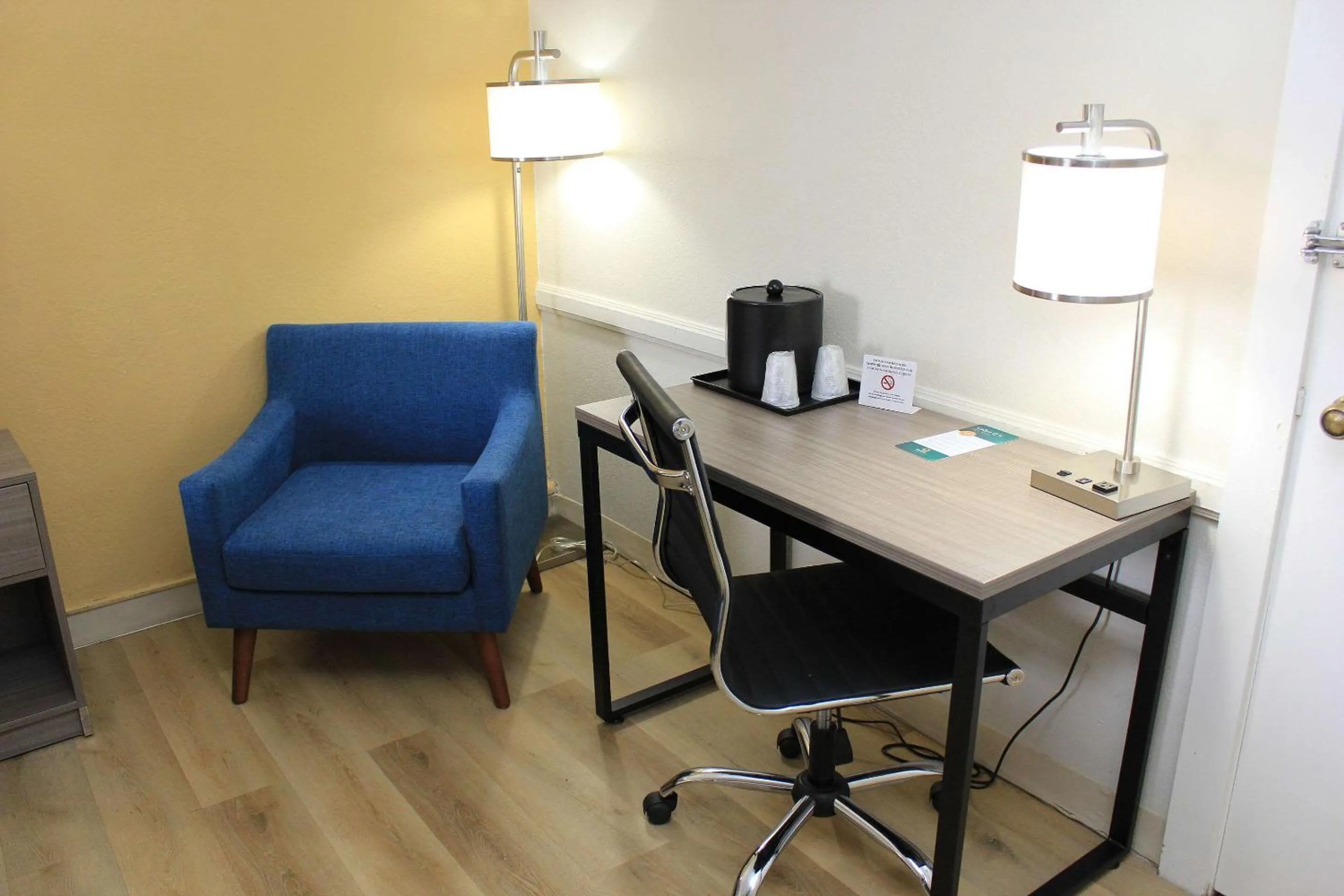 Bedroom in Quality Inn Aurora Denver