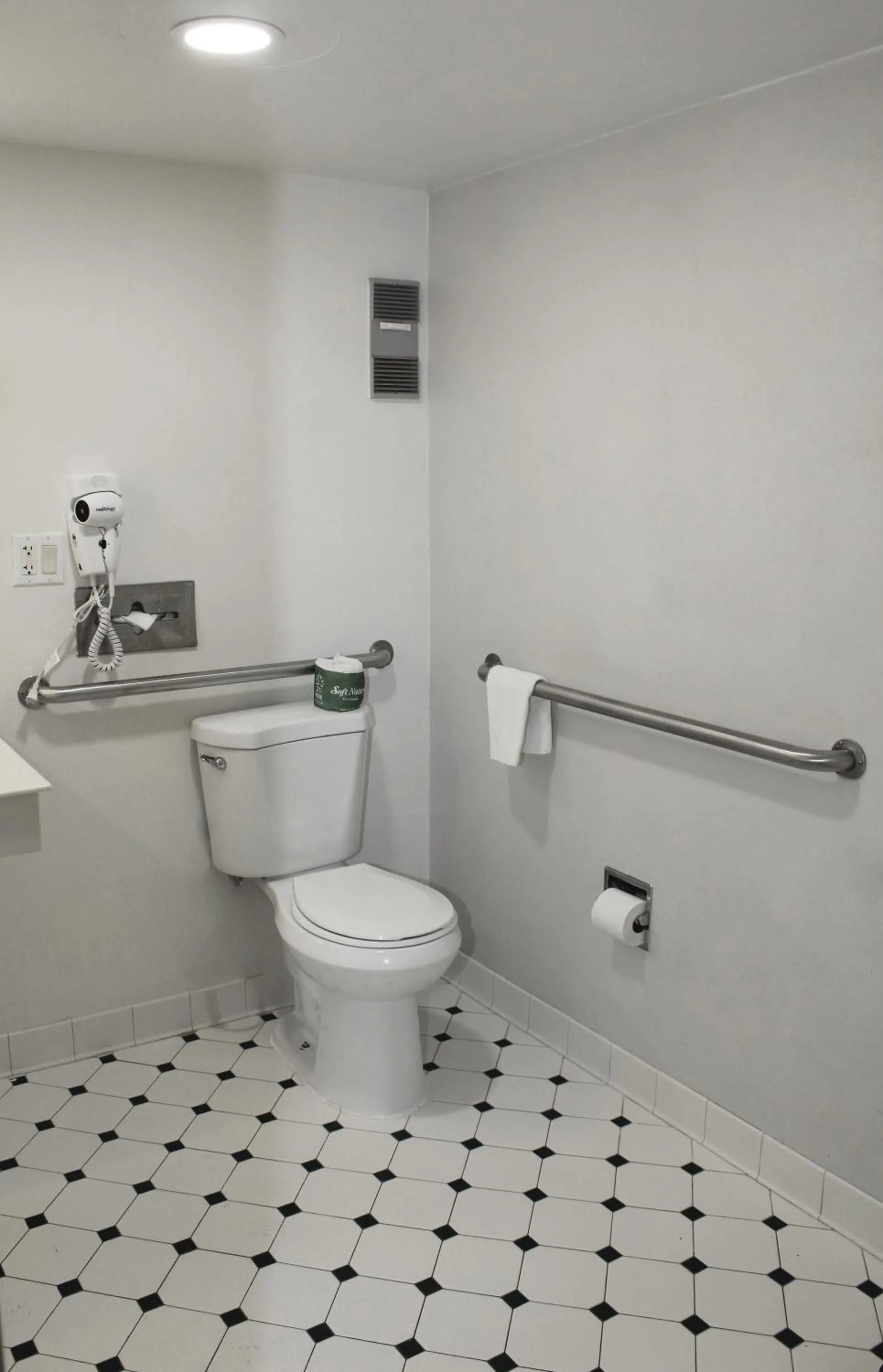 Bathroom in Quality Inn Aurora Denver