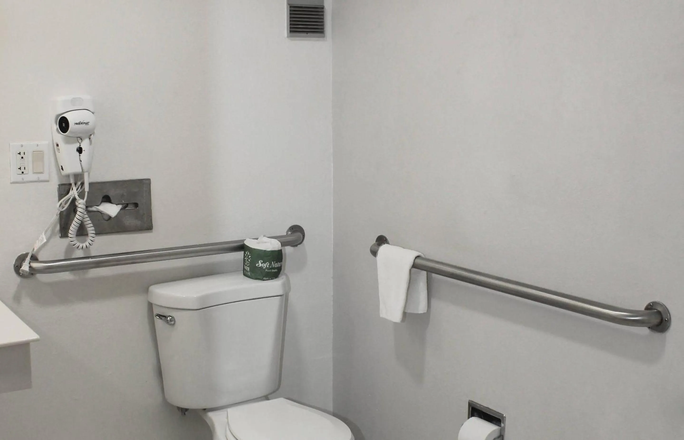 Bedroom in Quality Inn Aurora Denver