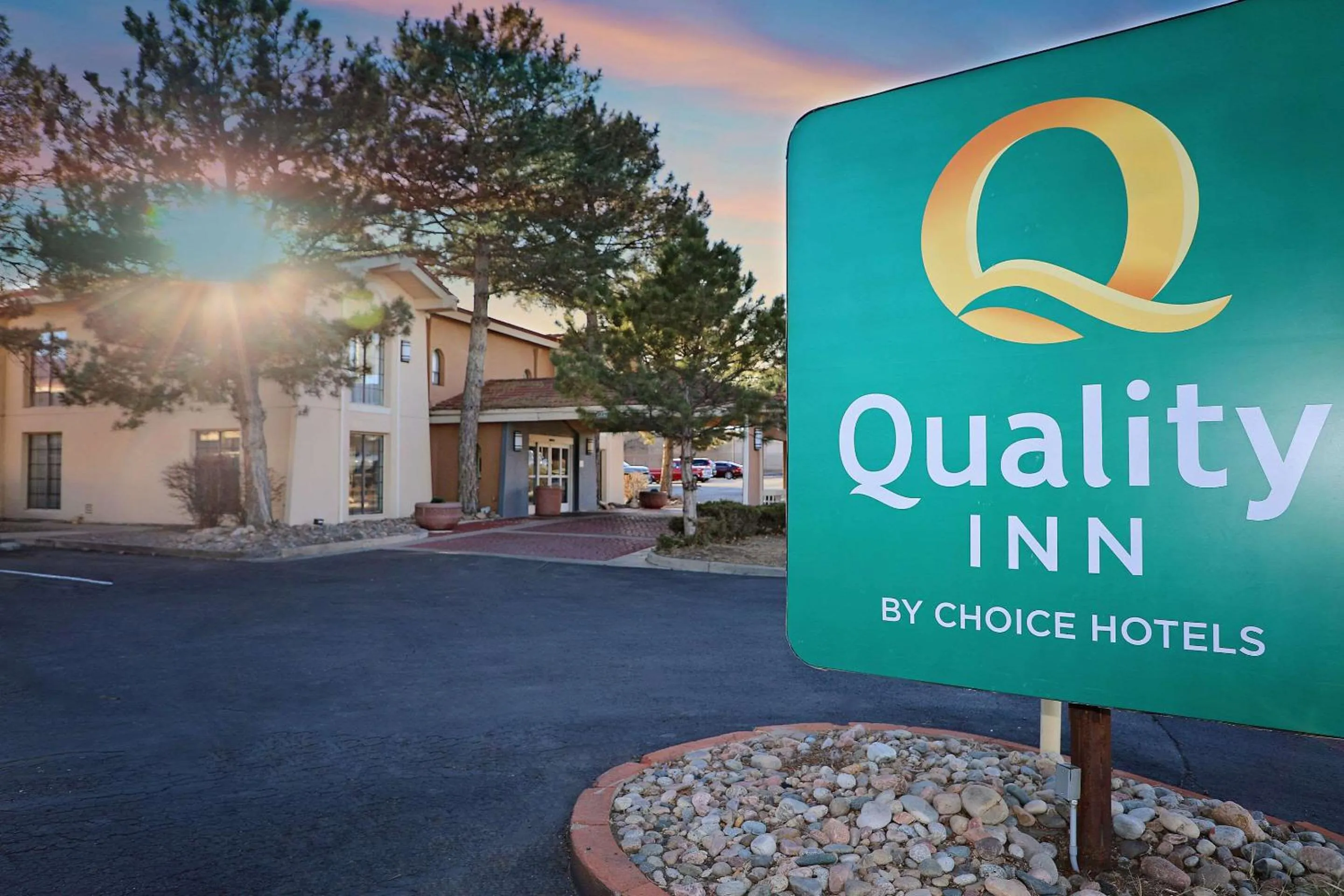 Property building in Quality Inn Aurora Denver