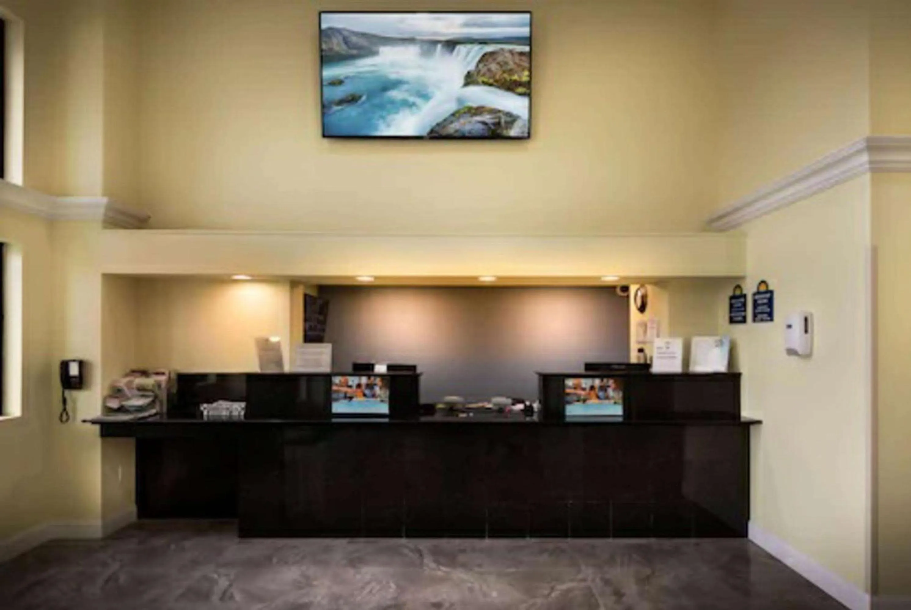 Lobby or reception in Days Inn by Wyndham Wayne