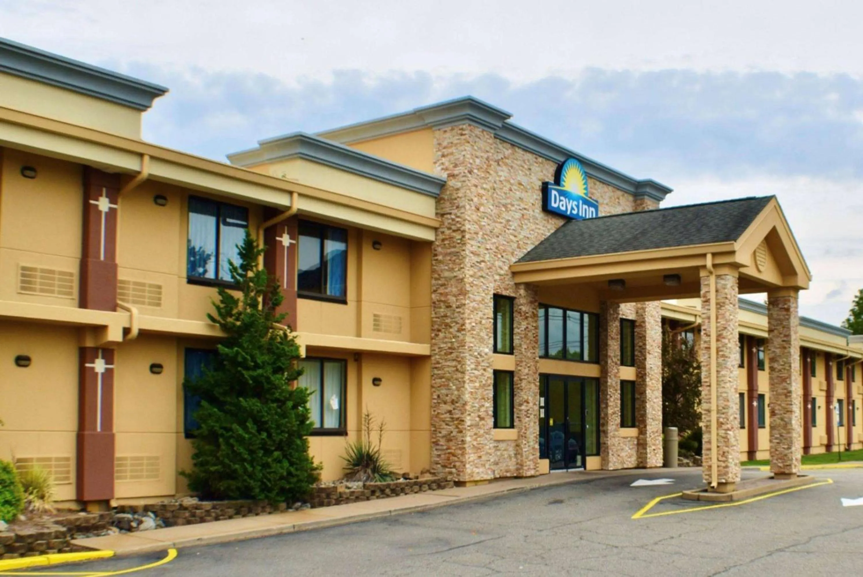 Property building in Days Inn by Wyndham Wayne